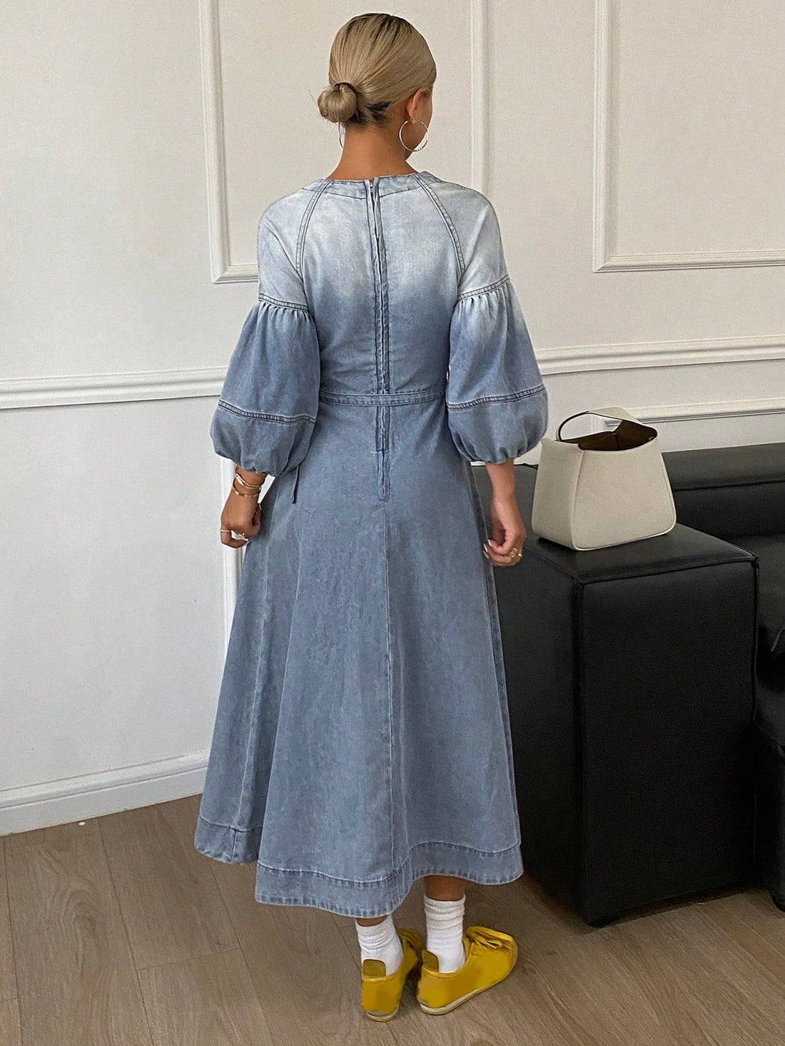 Step into summer with this playful Western-inspired denim dress! Featuring a flattering V-neck and charming lantern sleeves, it blends classic style with a fun, breezy vibe. Perfect for sunny days and casual outings, this dress offers comfort and a touch of whimsy to your wardrobe.