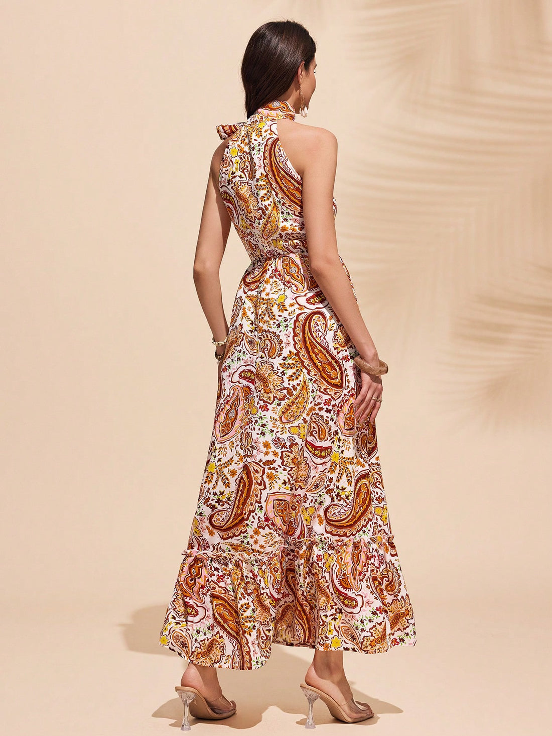 Get ready to slay summer fashion with this Elegant Ruffled Collar Dress! This dress is not only stylish but also perfect for any occasion. The ruffled collar adds a touch of elegance while the lightweight material keeps you cool. A must-have fashion choice for any women's wardrobe!