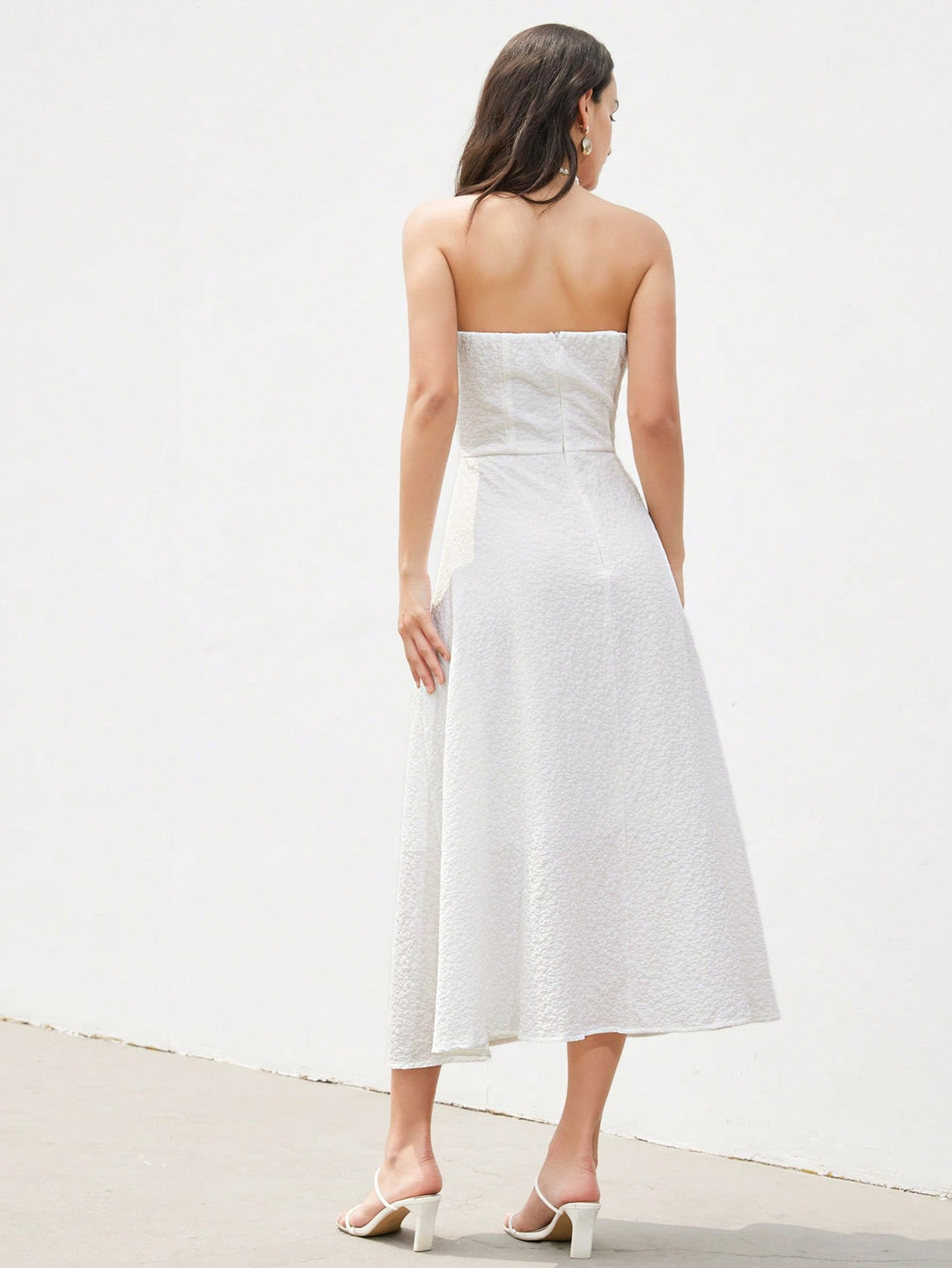 Step into the spotlight with this Elegant Off-Shoulder Jacquard Dress, designed to turn heads on vacations and special occasions alike. Its playful off-shoulder cut and textured jacquard fabric add a touch of charm and sophistication, making every moment feel like a celebration. Whether you're strolling along the beach or dancing the night away, this dress brings effortless style and fun to your wardrobe.