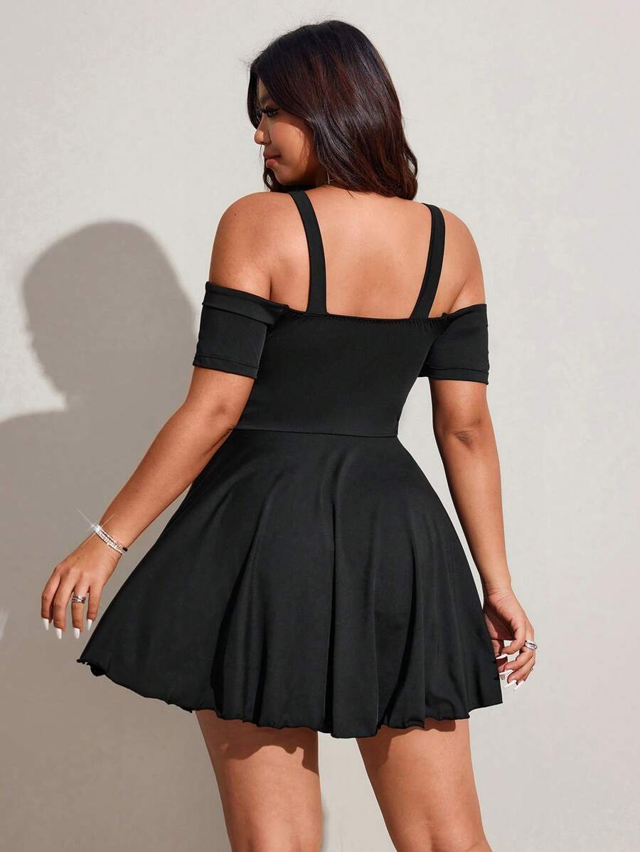 Image 2 - side profile of Chic Plus Size Black Lace Bodycon Dress for Effortless Spring/Summer Style