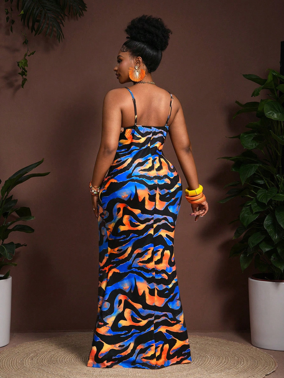 Turn heads and feel fabulous in this Plus Size Sleeveless Maxi Dress, featuring a vibrant animal print that’s perfect for festivals, vacations, or casual days out. Its breezy sleeveless design keeps you cool while the flowing maxi length adds effortless style. Comfort meets boldness in this dress made to celebrate your curves and your playful spirit wherever you go.