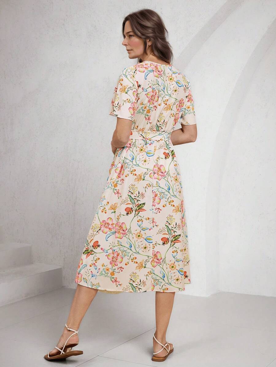 Get ready to make a statement with our Elegant Boho Floral Long Dress! Perfect for summer vacations and festivals, this dress combines style and comfort. With its unique bohemian floral pattern, you'll turn heads wherever you go. Be the envy of the crowd with this must-have outfit!