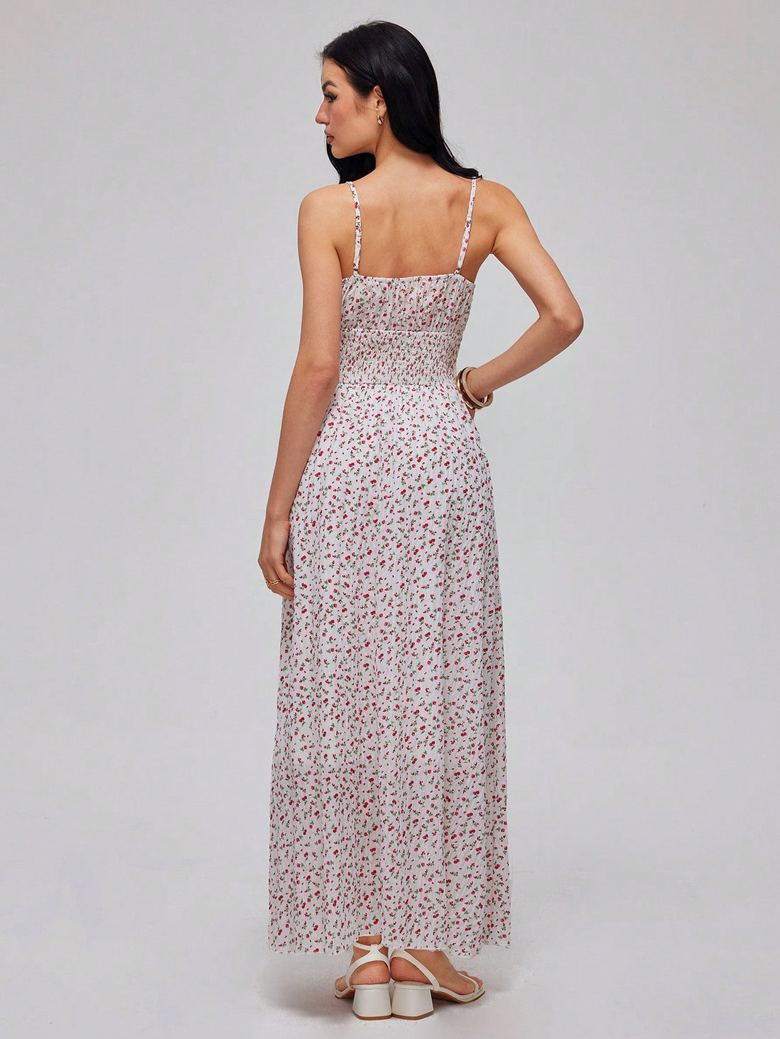 Turn heads effortlessly in this Elegant Women's Waisted Print Long Dress. Designed to flatter your figure with a cinched waist, its flowing fabric and vibrant print add a touch of playful charm. Perfect for any occasion, from garden parties to evening outings, this dress combines comfort and style for a look that's as chic as it is fun.