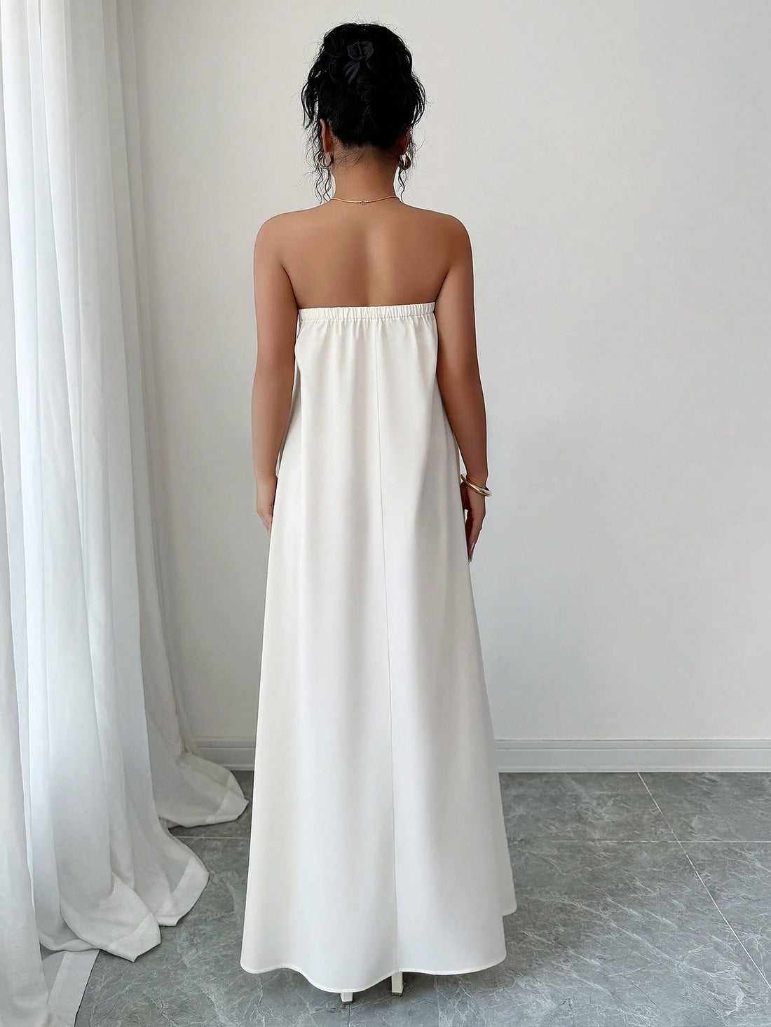 Get ready to turn heads with our Elegant Sleeveless Floral Print Summer Dress! With a perfect fit for warm weather fashion, this dress will have you feeling confident and stylish. Embrace your playful side with this quirky and fun piece, perfect for any occasion. Don't miss out - grab yours today!