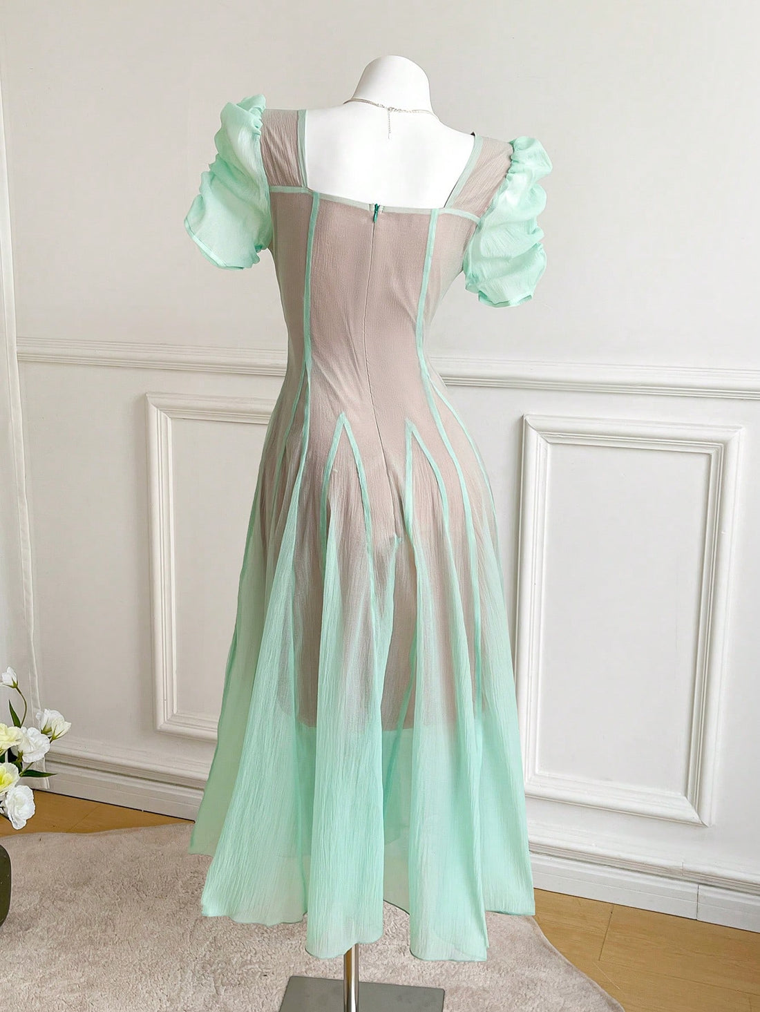 Step into summer soirées with this Elegant French-Style Mesh Patchwork Gown, designed to turn heads at every party and banquet. Its delicate mesh patchwork blends airy comfort with chic sophistication, making you feel like the belle of the ball. Lightweight and breathable, this gown lets you dance the night away in style while keeping cool. Embrace playful elegance and make every gathering unforgettable in this stunning summer essential.