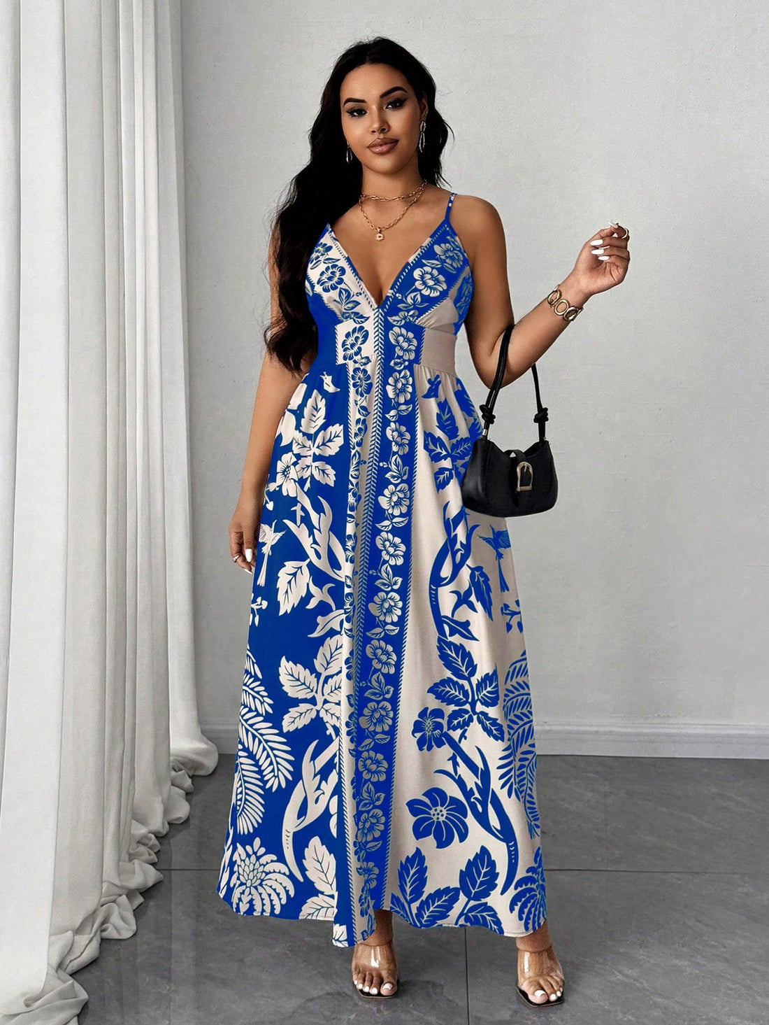 Embrace sunny days with this playful plus size sleeveless dress, featuring a vibrant print that adds a splash of fun to your summer wardrobe. Designed for comfort and style, it effortlessly keeps you cool while turning heads wherever you go. Perfect for casual outings or relaxed weekends, this dress makes summer chic easy and enjoyable.