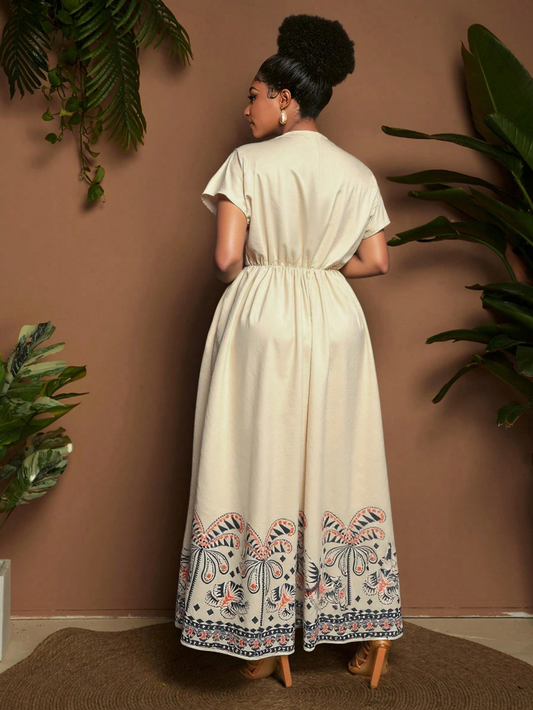 Sway into vacation mode with our head-turning Plus Size A-Line Dress! The dreamy coconut tree print whispers of beachside romance while the flattering A-line silhouette hugs in all the right places. Perfect for sunset dinners or daytime adventures, this dress doesn't just fit—it celebrates your curves with style that says "paradise found!" Pack light, stand out, and let the compliments roll in.