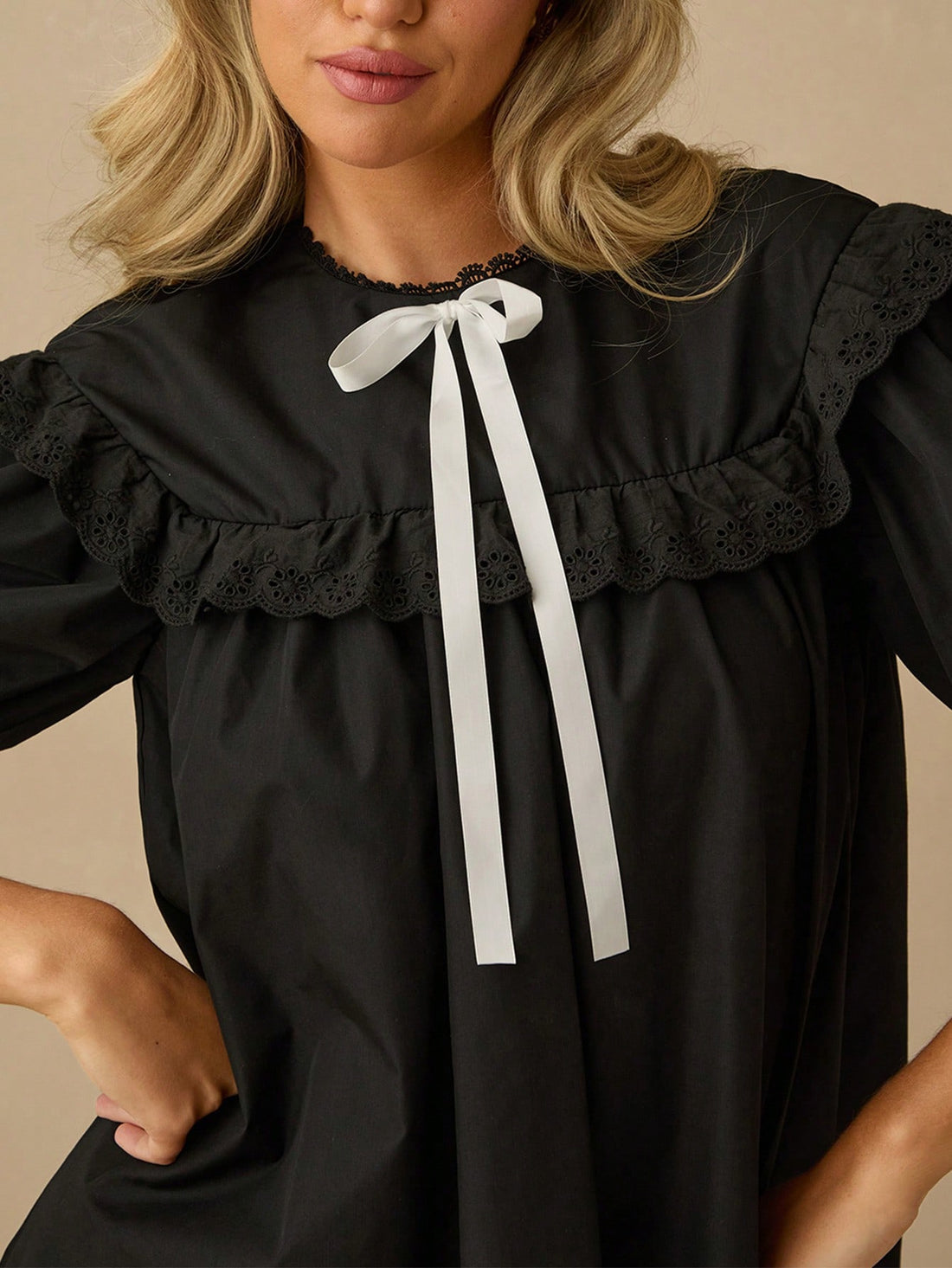 Be the talk of the town in our contrast color dress! Made for stylish women, this short sleeve dress features a chic bow decor that adds a playful touch. Perfect for the summer season, this dress will make you look and feel fabulous. Get ready to turn heads and stand out in style!