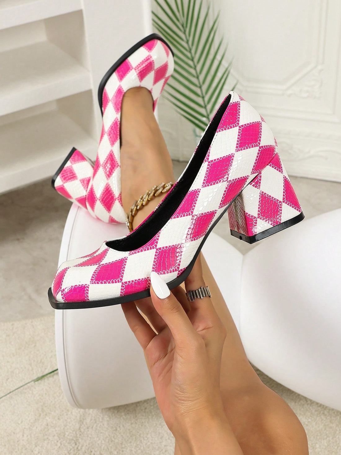 Step into spring with these Vintage Mary Jane Chunky Heel Pumps, designed especially for women with smaller feet. Their chunky heels offer comfortable support while adding a playful, retro flair to any outfit. Perfect for brightening up your wardrobe, these stylish pumps blend classic charm with modern comfort for all-day wear.