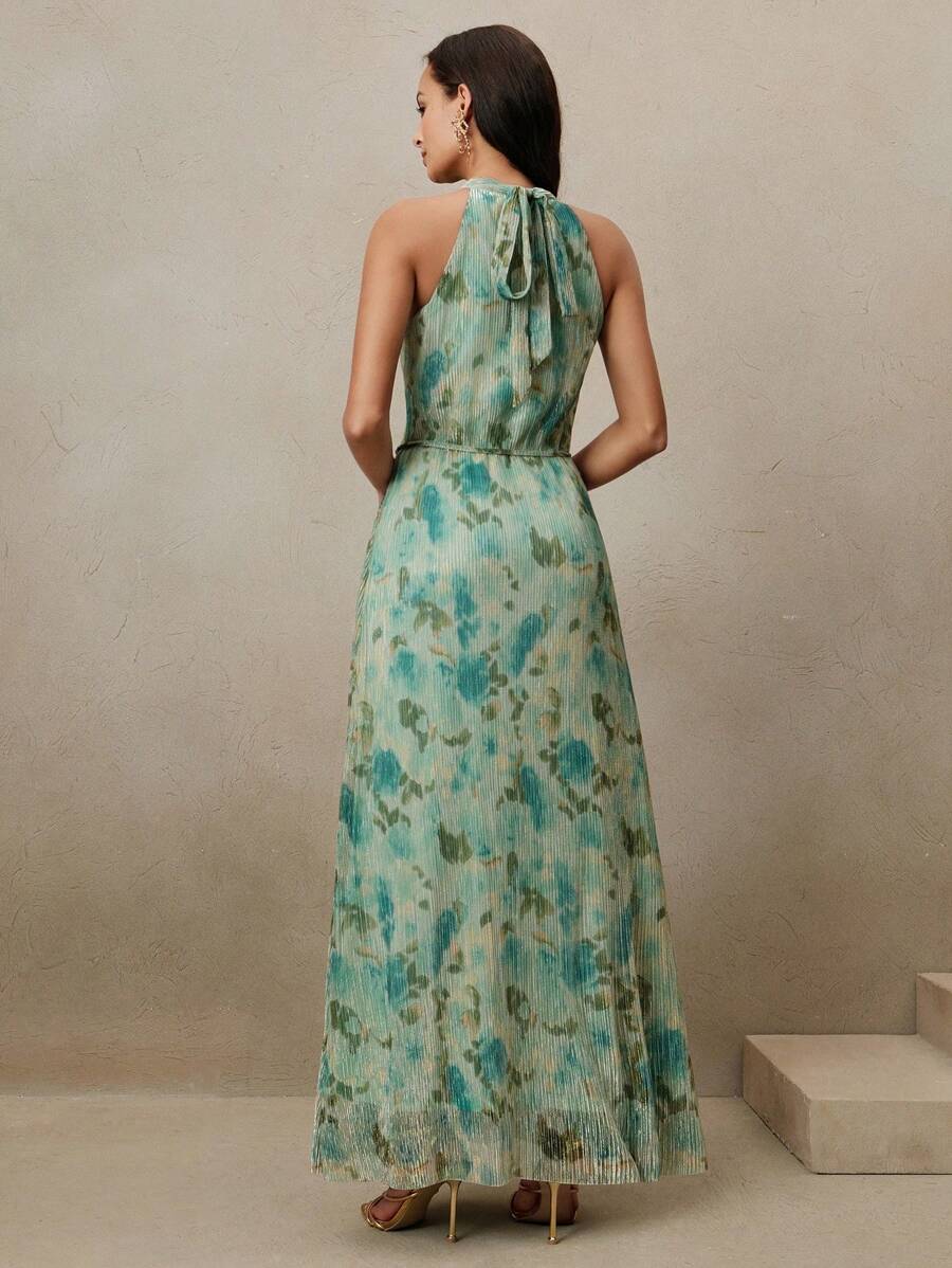 Experience the breathtaking fusion of botanical heritage and sharp, modern architectural tailoring. This stunning floral-print ensemble is meticulously designed for the woman who values a high-fashion, "quiet luxury" approach to versatile dressing—the ultimate centerpiece for prestigious Valentine's Day celebrations, exclusive wedding soirées, and high-authority vacation retreats.