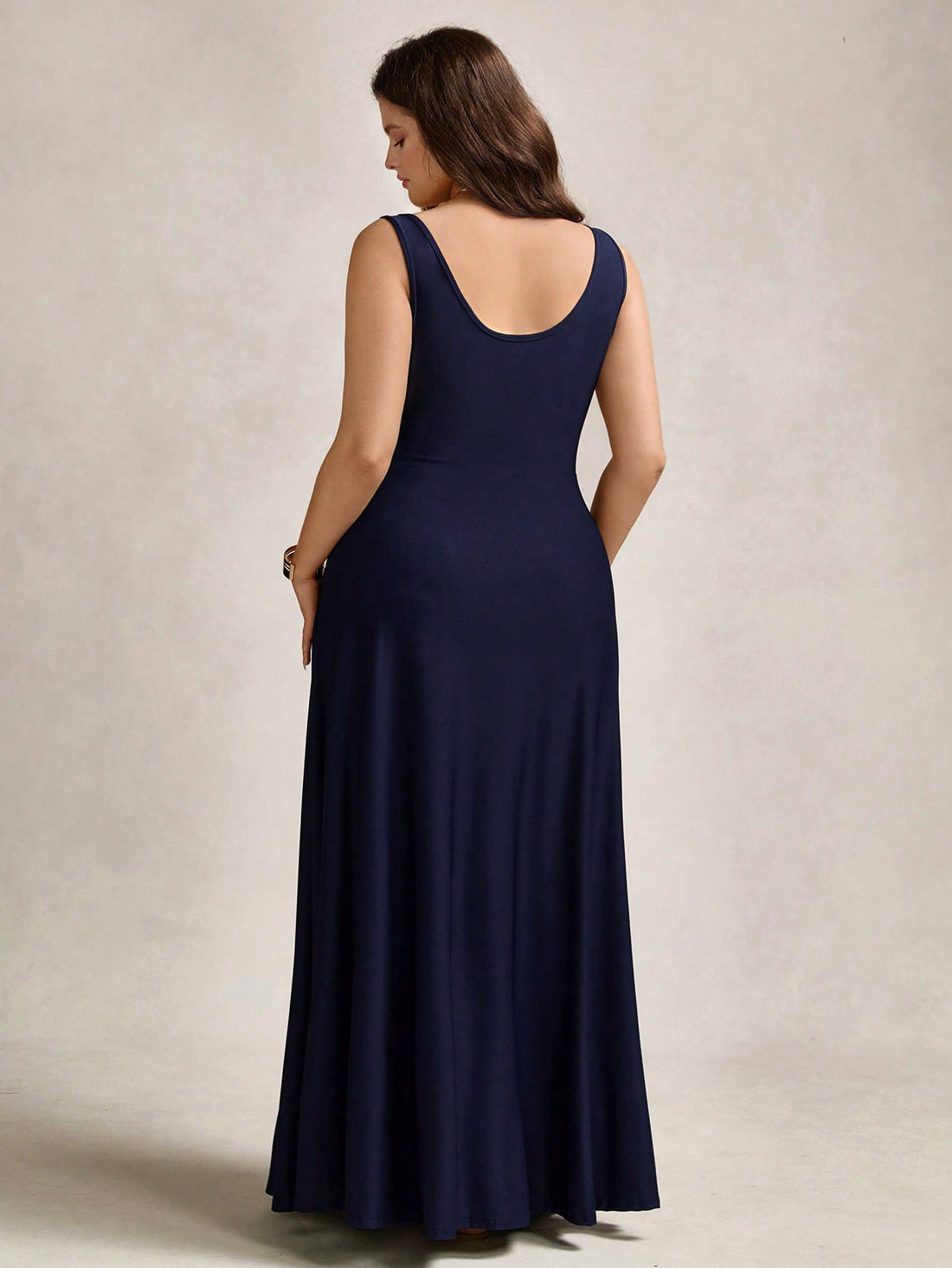 Step into sunny days with this playful plus size sleeveless summer dress. Its solid color and breezy design keep you cool and comfy, while the flattering cut lets you shine in casual style. Perfect for spontaneous adventures or relaxed afternoons, this dress makes easy fashion your new summer best friend.