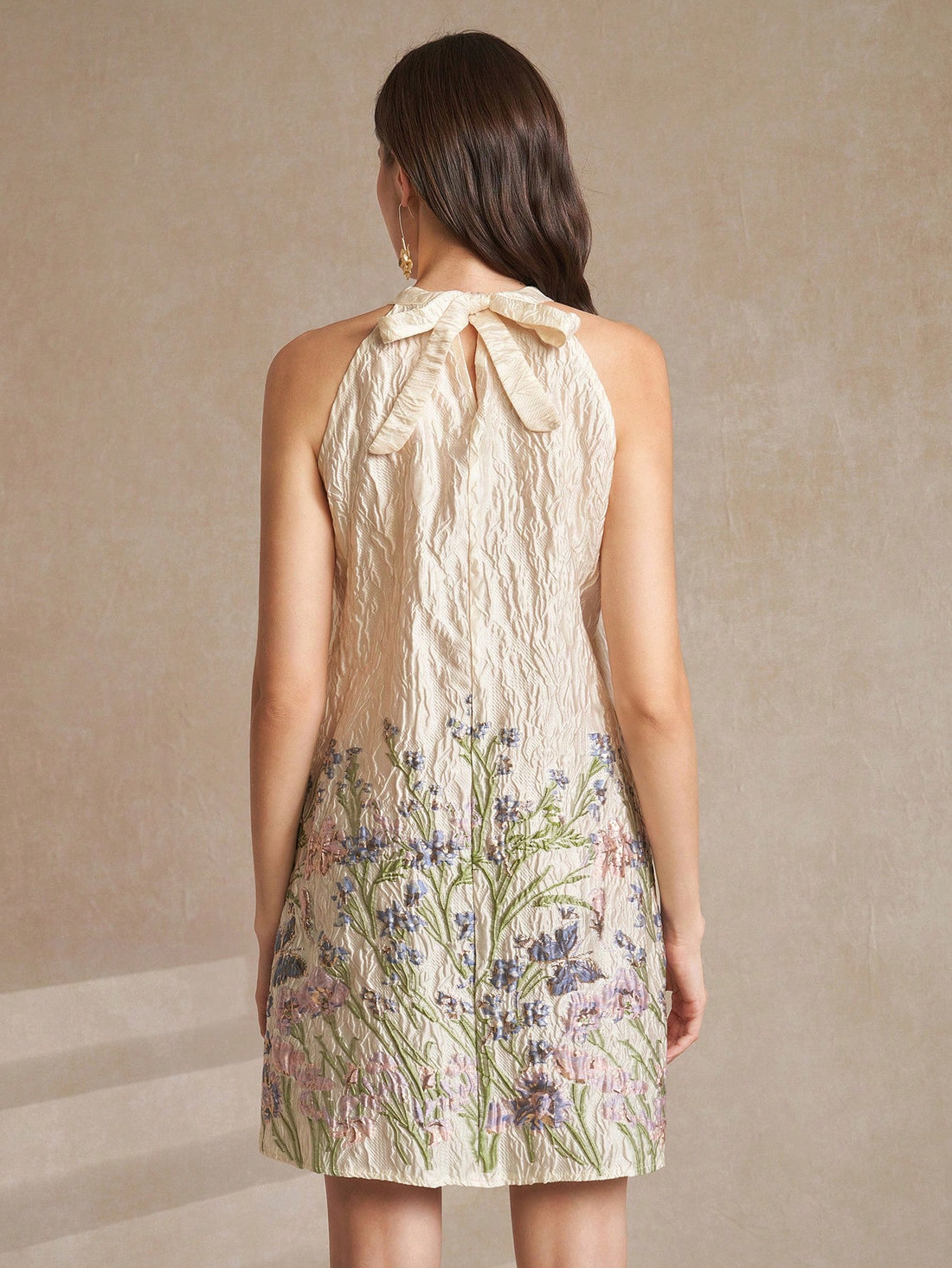 Step into sunshine with this Elegant V-Neck Textured Jacquard Mini Dress! Its playful texture and flattering V-neck make it your go-to for summer vacations or casual days out. Lightweight and breezy, it keeps you comfy while turning heads wherever you wander.