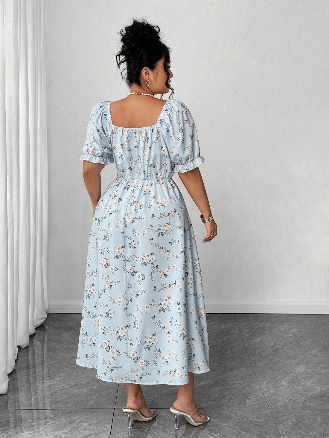 Step out in style with this playful plus size dress featuring a flattering waisted silhouette and charming puff sleeves. The delicate floral lace adds a touch of romance, making it perfect for any occasion where you want to feel confident and fabulous. Embrace your curves with comfort and flair in this must-have wardrobe favorite.