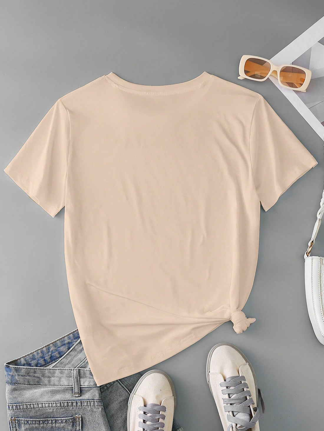 Embrace summer vibes with this eye-catching plus size tee! The playful floral letter print adds a pop of personality to your casual wardrobe. Perfectly roomy and oh-so-comfy, this T-shirt lets you flaunt your style while keeping cool during those sunny adventures. Pair with shorts, jeans, or skirts for an instant mood-boosting outfit!