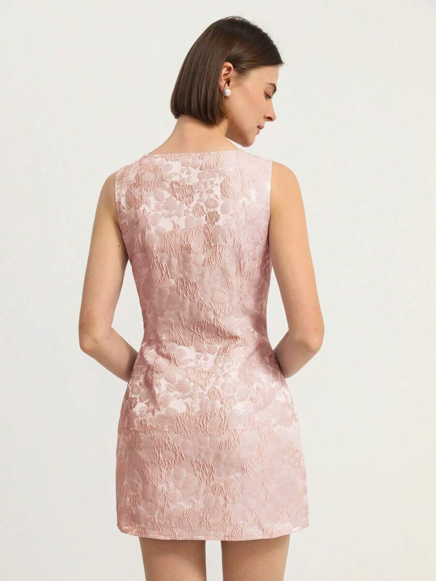 Step out in style with this Elegant Mini Dress, featuring a charming floral print and a slim-fit jacquard design that flatters every curve. Perfect for any season, its versatile look lets you play with layers or shine solo. Whether it’s a sunny day or a cozy evening, this dress adds a playful touch to your wardrobe with effortless elegance.