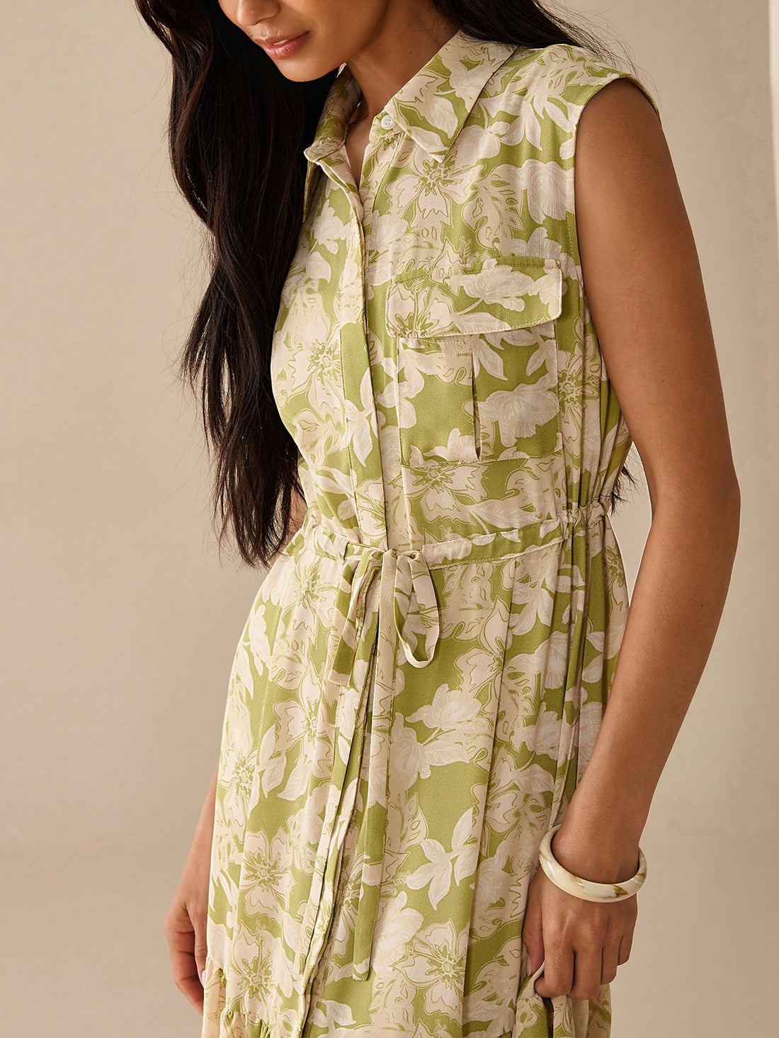 Step out in style with this playful and elegant midi shirt dress, perfect for sunny spring and summer days. Featuring a charming printed pattern, a cozy hood, and flattering ruching, it effortlessly blends comfort with chic. Whether you're heading to brunch or a casual outing, this dress adds a fun twist to your wardrobe while keeping you cool and confident.