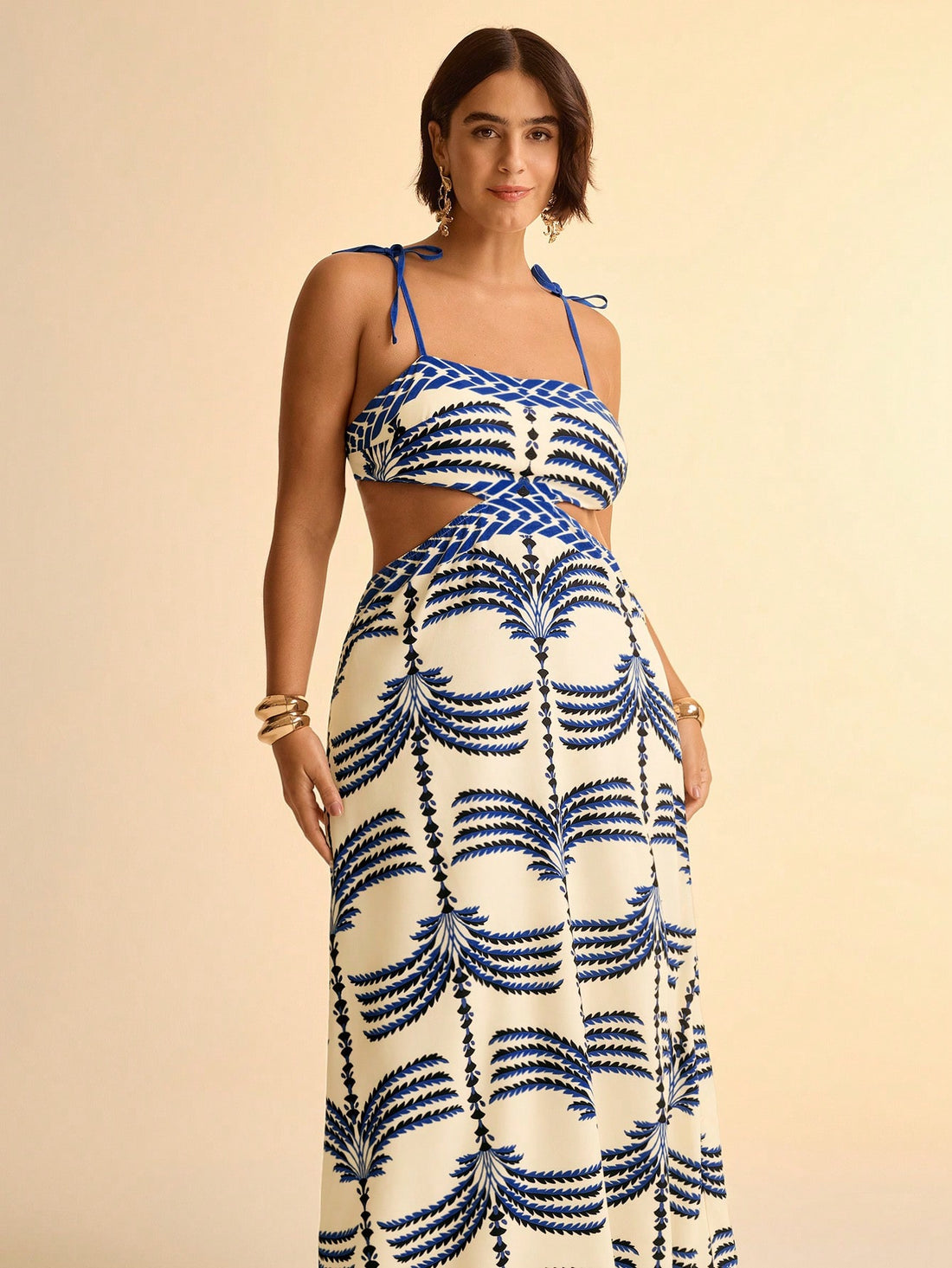 Escape to island dreams in this effortless boho beauty! Our plus-size coconut tree print dress brings tropical vibes straight to your wardrobe with its breezy sleeveless silhouette and relaxed fit. The striking black backdrop makes those palm motifs pop, perfect for summer getaways, beach days, or whenever you're channeling that carefree holiday spirit. Comfortable, flattering, and undeniably fun—this dress is your new go-to for looking fabulous while staying cool and collected.