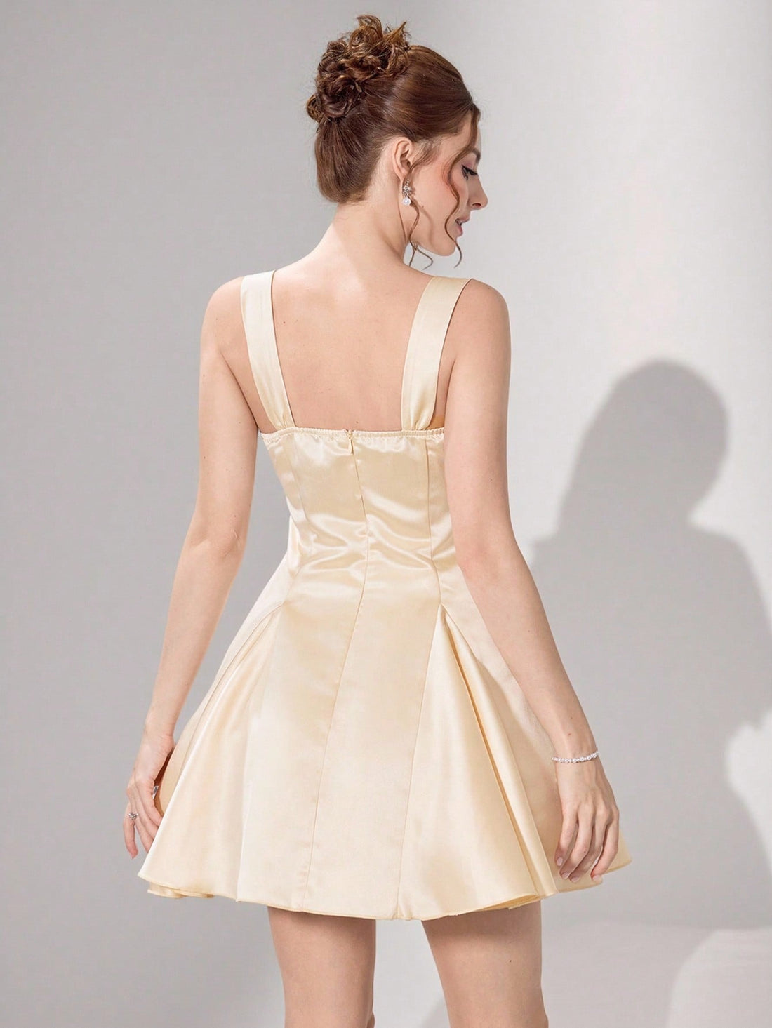 Make a statement at your next celebration in this stunning embellished party dress! Adorned with intricate beadwork and shimmering details, this elegant piece transforms any occasion into a glamorous moment. The sophisticated silhouette flatters your figure while the eye-catching embellishments catch every light on the dance floor. Whether you're celebrating a birthday, attending a wedding, or enjoying summer festivities, this dress delivers the wow factor. Comfortable enough to wear all night, stunning eno