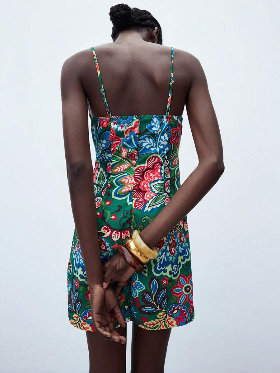 Embrace your free spirit with this Boho-Chic Floral Print Maxi Dress, featuring a playful twist knot and adjustable straps for the perfect fit. Flowing and comfortable, it’s ideal for beach days, festivals, or anytime you want to dance with the breeze. Let vibrant florals and effortless style take your vacation vibes up a notch!