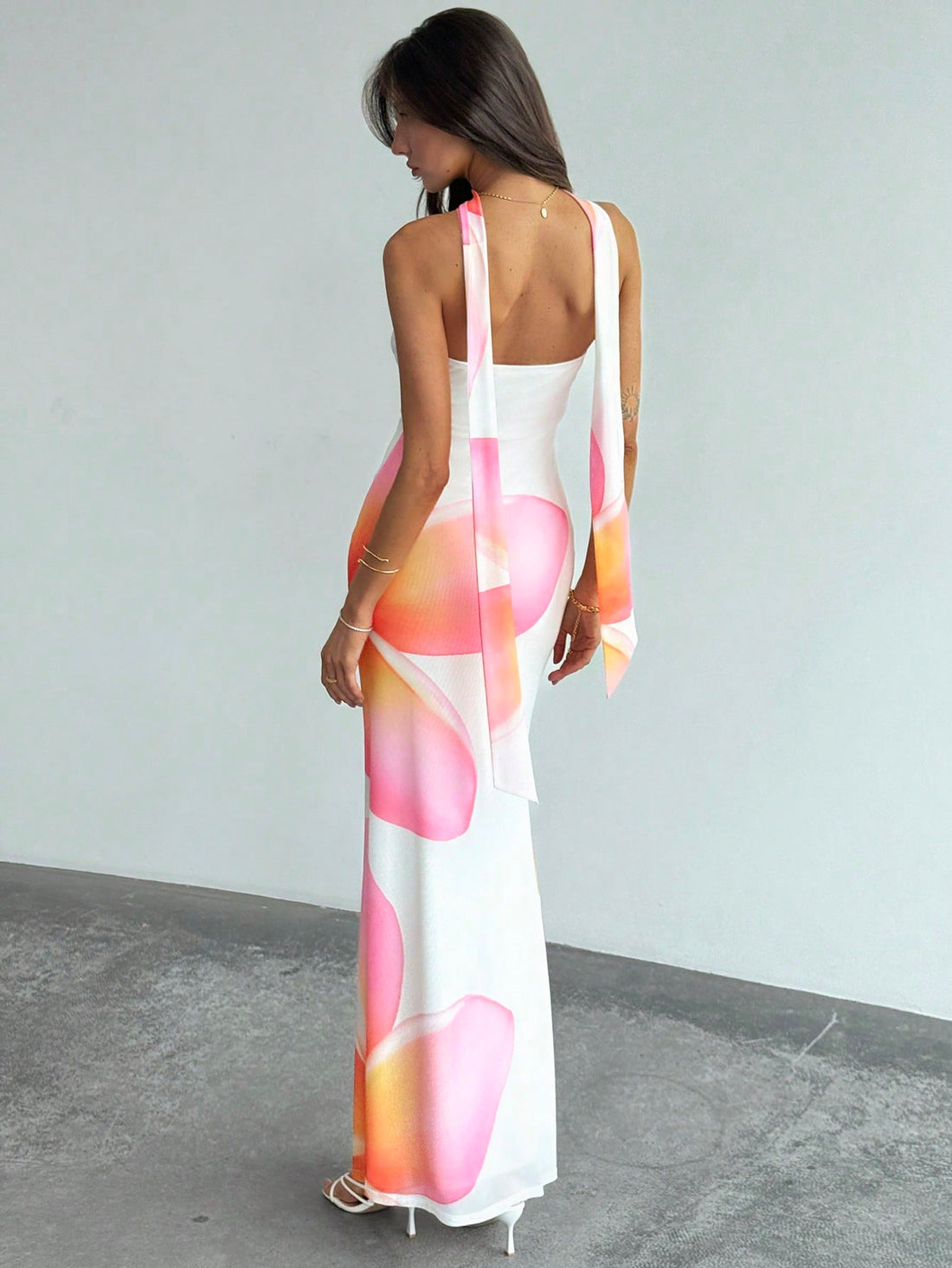 Step into the sunshine with this Chic Floral Print Tube Top Long Dress! Perfect for summer days, beach getaways, or dancing the night away at weddings and graduations. Its breezy design and vibrant floral pattern bring playful charm to any occasion, keeping you cool and stylish from day to night. Embrace effortless elegance with a dress that’s as fun as your plans!