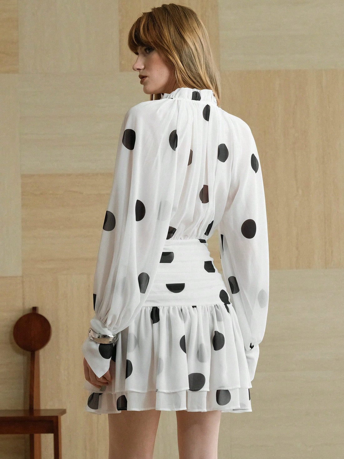 Step into autumn with flair in this Elegant Women's Chiffon Dress featuring a charming big wave point waist that adds a playful twist to your silhouette. The long sleeves keep you cozy while maintaining a stylish edge, perfect for breezy days and crisp evenings. Light, flowing chiffon ensures comfort and grace, making this dress your go-to for effortless seasonal chic.