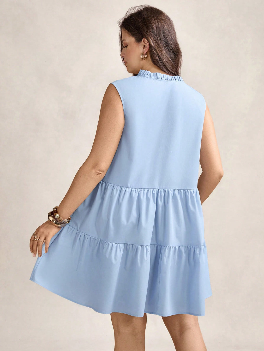 Step into summer with flair in this Elegant Plus Size Short Sleeveless Pleated A-Line Dress. Designed to flatter every curve, its breezy pleats and comfy pockets are perfect for spontaneous adventures or casual days out. Whether you're exploring new destinations or just lounging around town, this dress keeps you cool, stylish, and ready for anything fun that comes your way.