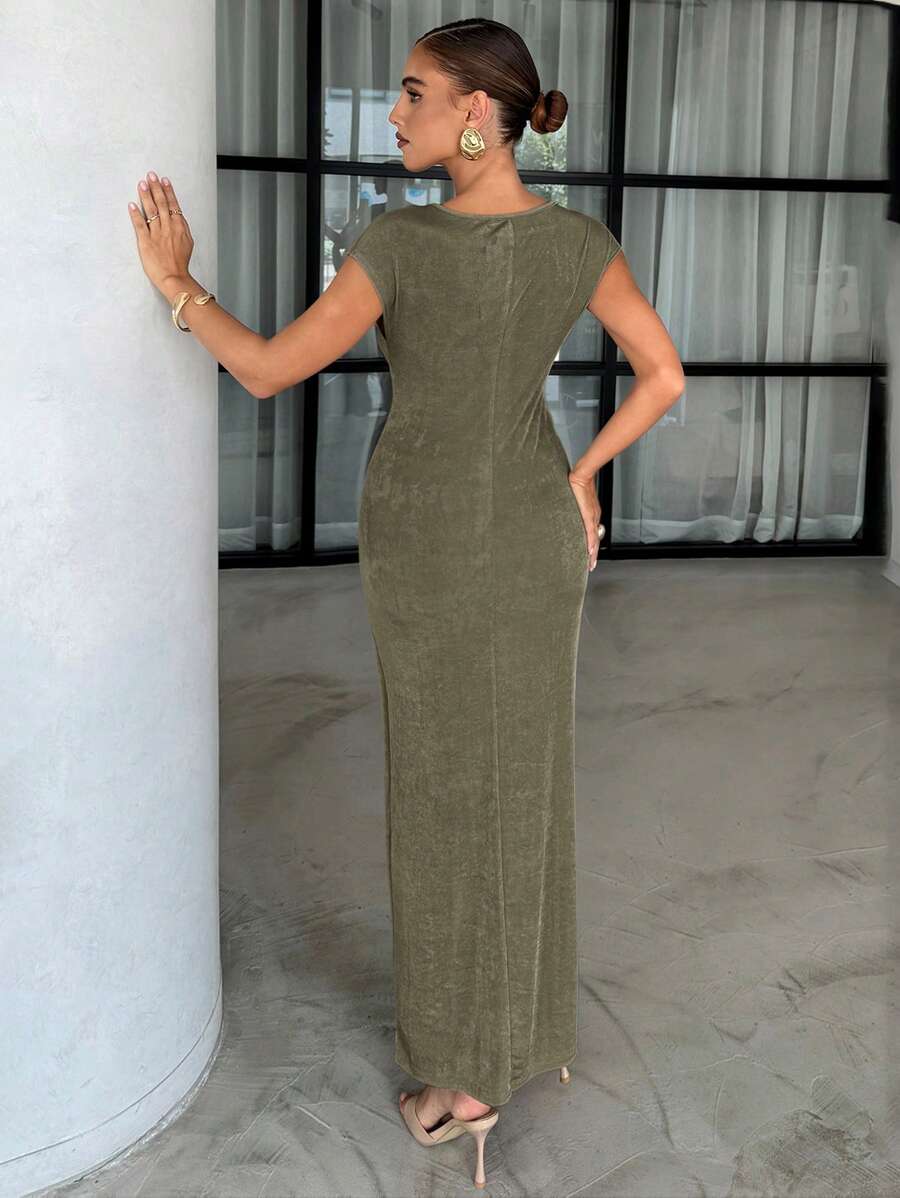 Step into summer with this playful apricot chiffon dress, designed to flatter with a perfect slim fit. Light and breezy, it features subtle metal accents that add a touch of edgy charm to your boho-inspired look. Whether you're dancing at a festival or enjoying a sunny day out, this dress brings effortless style and comfort together in one chic package.