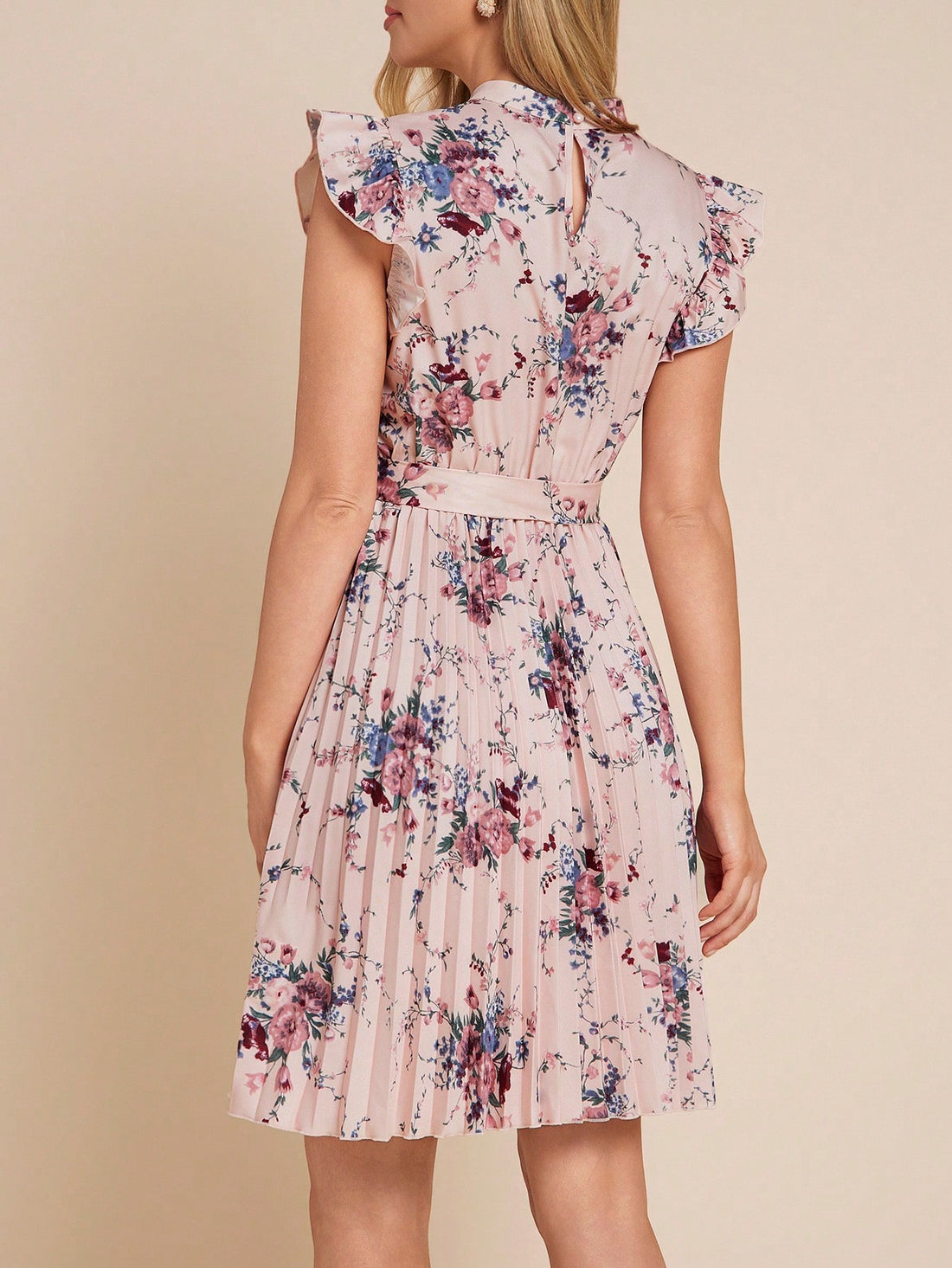 Step into summer with this playful floral print A-line dress that twirls with every move. The lace-up waist lets you customize your fit for flattering style, while fly sleeves add a breezy touch perfect for sunny days. Effortlessly chic and fun, this dress is your go-to for seasonal adventures and sunny outings.