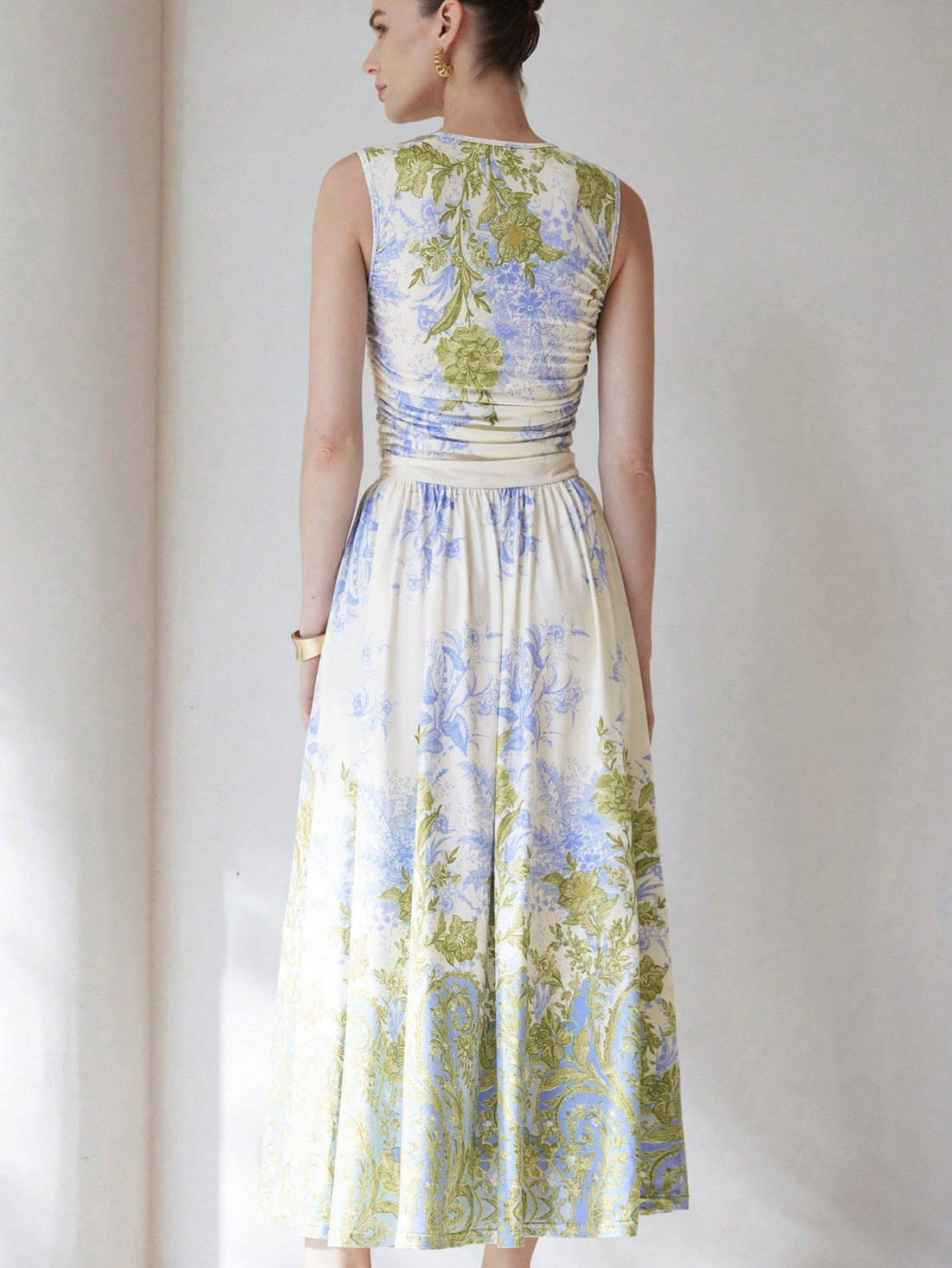 Step into sunshine and style with this Elegant Vintage Floral Colorblock V-Neck Ruched A-Line Dress. Its playful colorblocking and flattering ruching create a fun, feminine silhouette perfect for resort days or garden parties. The vintage floral pattern adds a charming touch, while the breezy A-line cut keeps you comfortable and chic wherever you go.