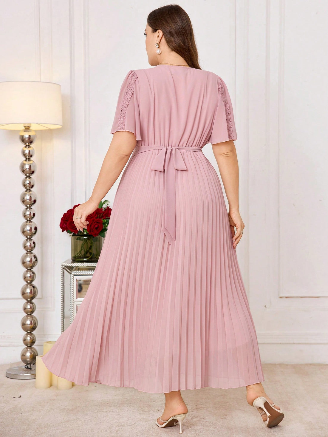 Step out in style with this Floral Chiffon Ruffle Trim Plus Size Midi Dress! Its soft, flowing chiffon fabric and playful ruffle details create a luxe look that feels as good as it looks. Perfectly flattering for plus sizes, this dress combines comfort with a flirty, feminine vibe—ready to turn heads at any event or casual outing.