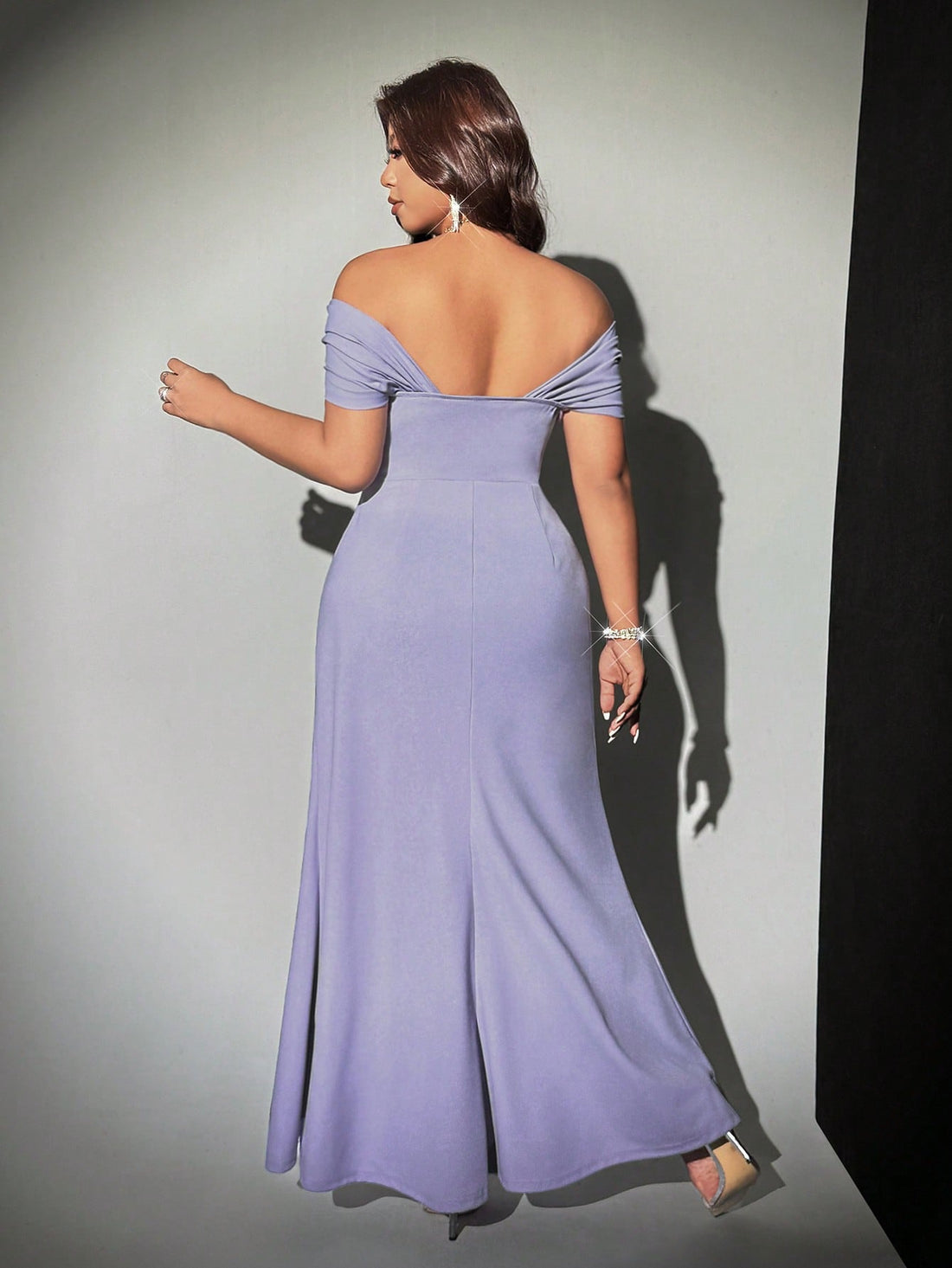 Turn heads at your next romantic party with this Elegant Plus Size Off-Shoulder Mermaid Maxi Dress. Featuring delicate embroidery and a flattering mermaid silhouette, it effortlessly combines charm and confidence. The off-shoulder design adds a flirty touch, making it perfect for dancing the night away in style.