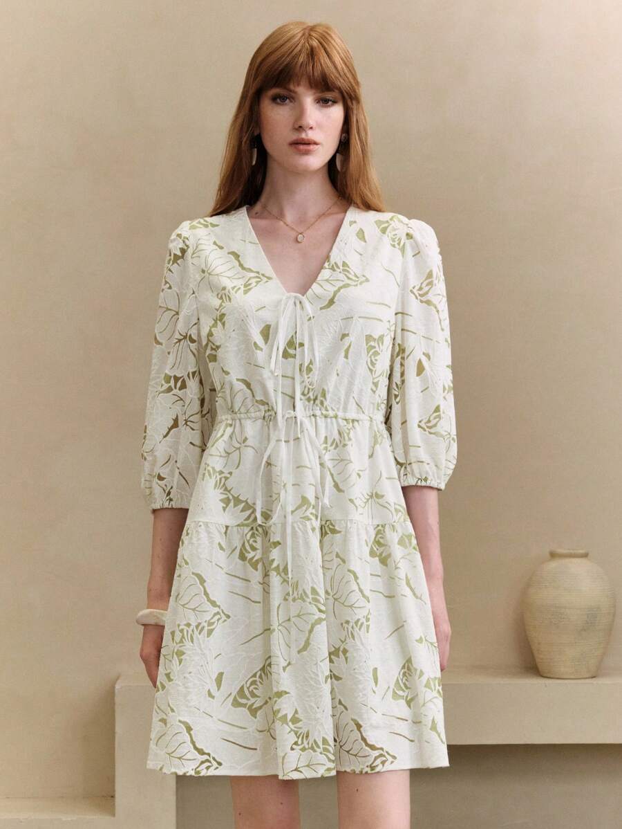 Experience the breathtaking fusion of artisanal lace heritage and sharp, modern architectural tailoring. This stunning embroidered ensemble is meticulously designed for the woman who values a high-fashion, "quiet luxury" approach to seasonal dressing—the ultimate centerpiece for prestigious coastal retreats, exclusive garden soirées, and high-authority summer vacations.