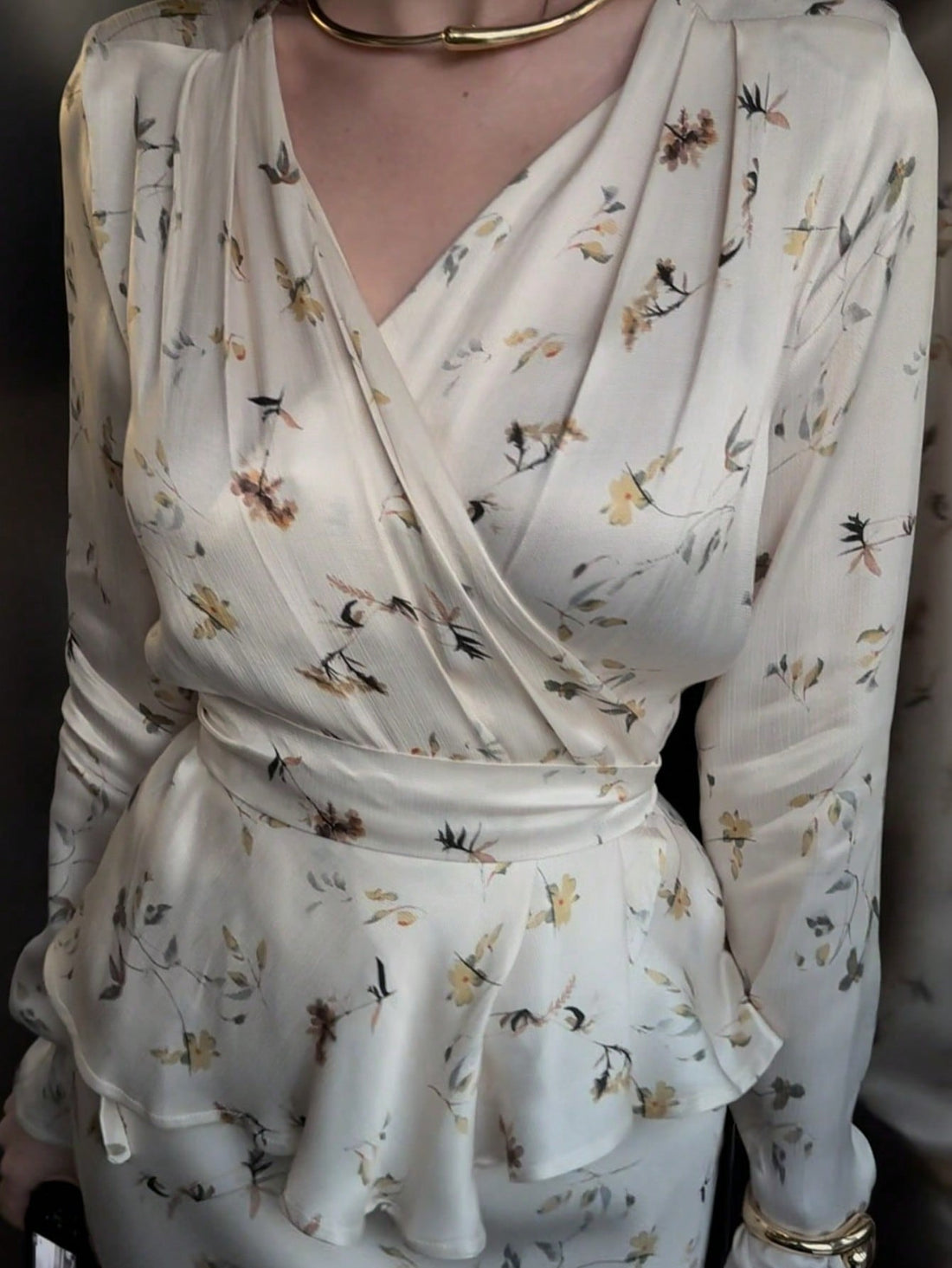 Elevate your autumn wardrobe with this charming two-piece set that effortlessly blends style and comfort. The long-sleeved V-neck top features a gorgeous floral print that brings nature's beauty to your everyday look, while the flowing skirt moves gracefully with you through your day. Perfect for layering or wearing solo, this set transitions seamlessly from casual outings to relaxed gatherings. Embrace the season with a piece that feels as good as it looks—because looking fabulous shouldn't require any eff