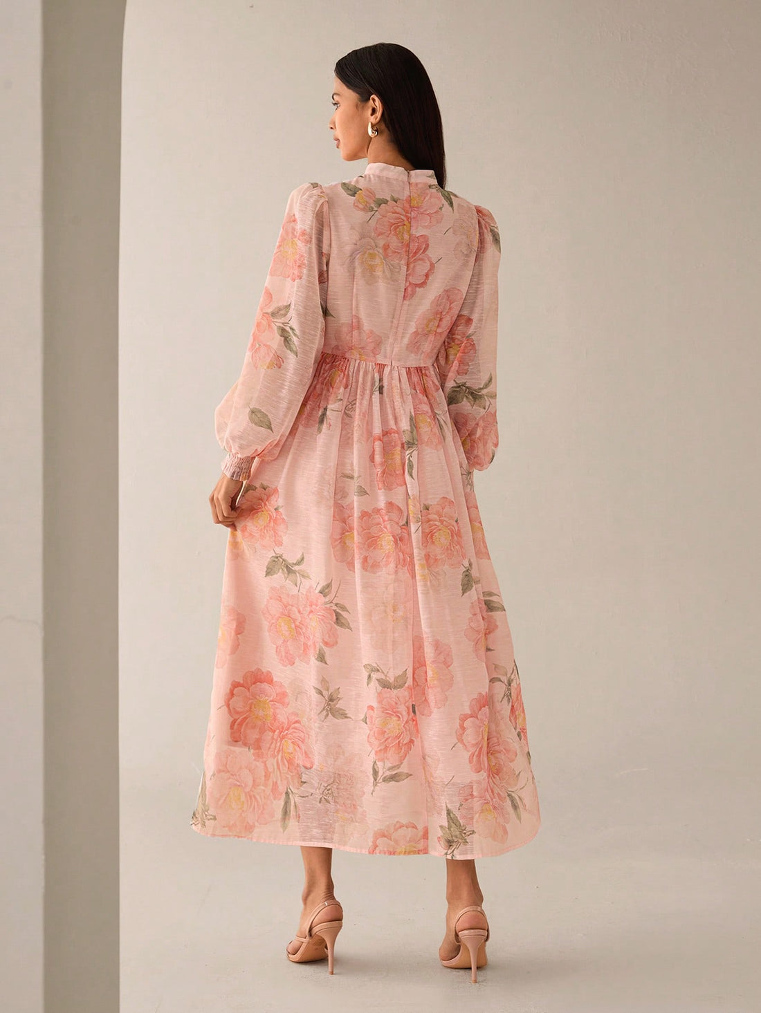 Step out in style with this chic women's floral print dress, designed to keep you cool and breezy all spring and summer. Its sheer, lightweight fabric dances with every move, making it perfect for sunny days and evening strolls. The vibrant floral pattern adds a splash of fun and femininity, turning heads wherever you go. Whether you're off to a picnic or brunch, this dress effortlessly blends comfort with playful charm.