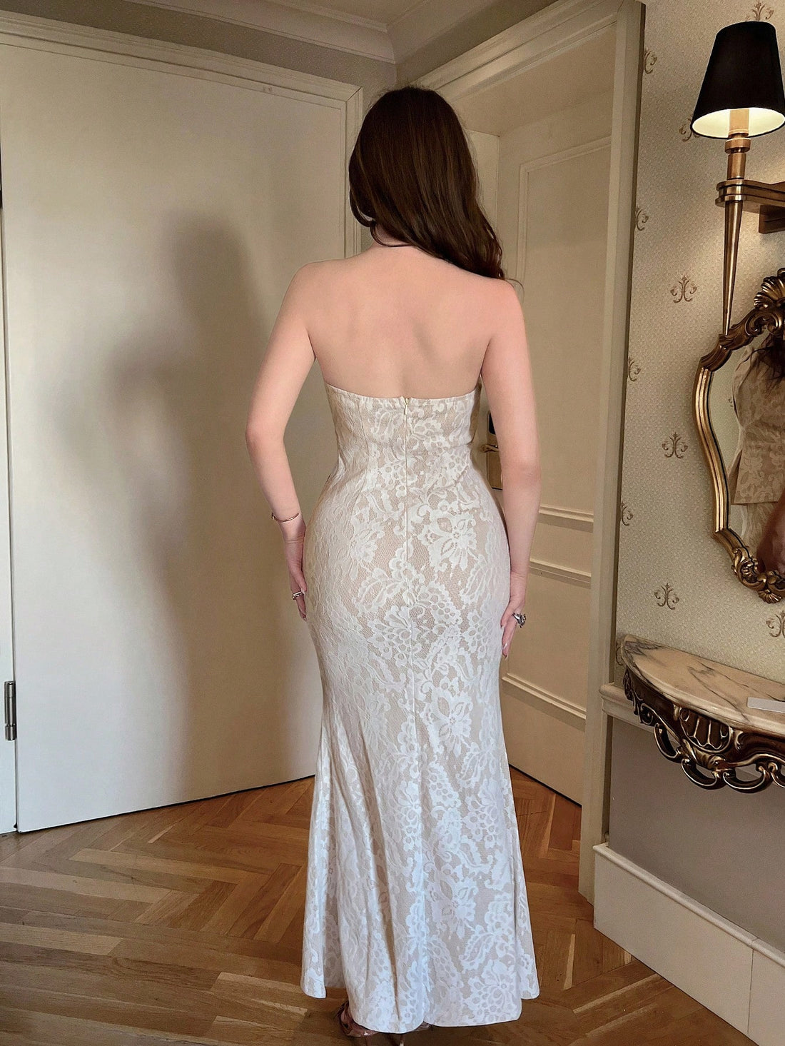 Step into charm with this Chic Sleeveless Polka Dot Color Block A-Line Dress. Its playful polka dots meet bold color blocking for a fun, flirty vibe, while the sleeveless A-line cut ensures comfort and grace. Perfect for turning heads at any romantic outing or special occasion, this dress brings both elegance and a dash of whimsy to your wardrobe.