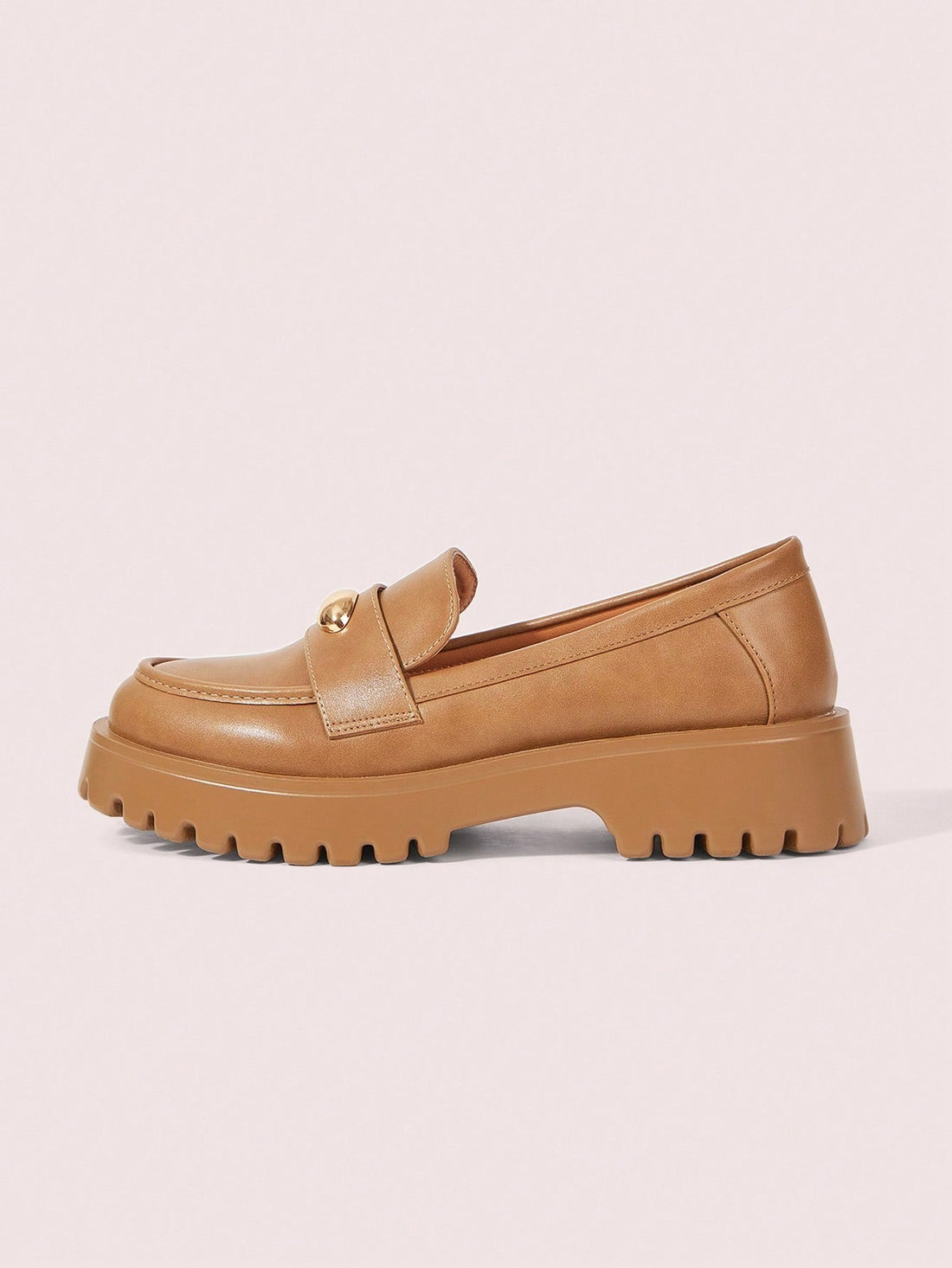 Elevate your everyday style with these chic women's brown loafers, featuring a sleek metal buckle for a refined touch. Crafted for comfort and durability, they effortlessly combine sophistication and practicality, making them ideal for both professional and casual wear. Perfect for adding timeless elegance to any outfit while ensuring all-day comfort.