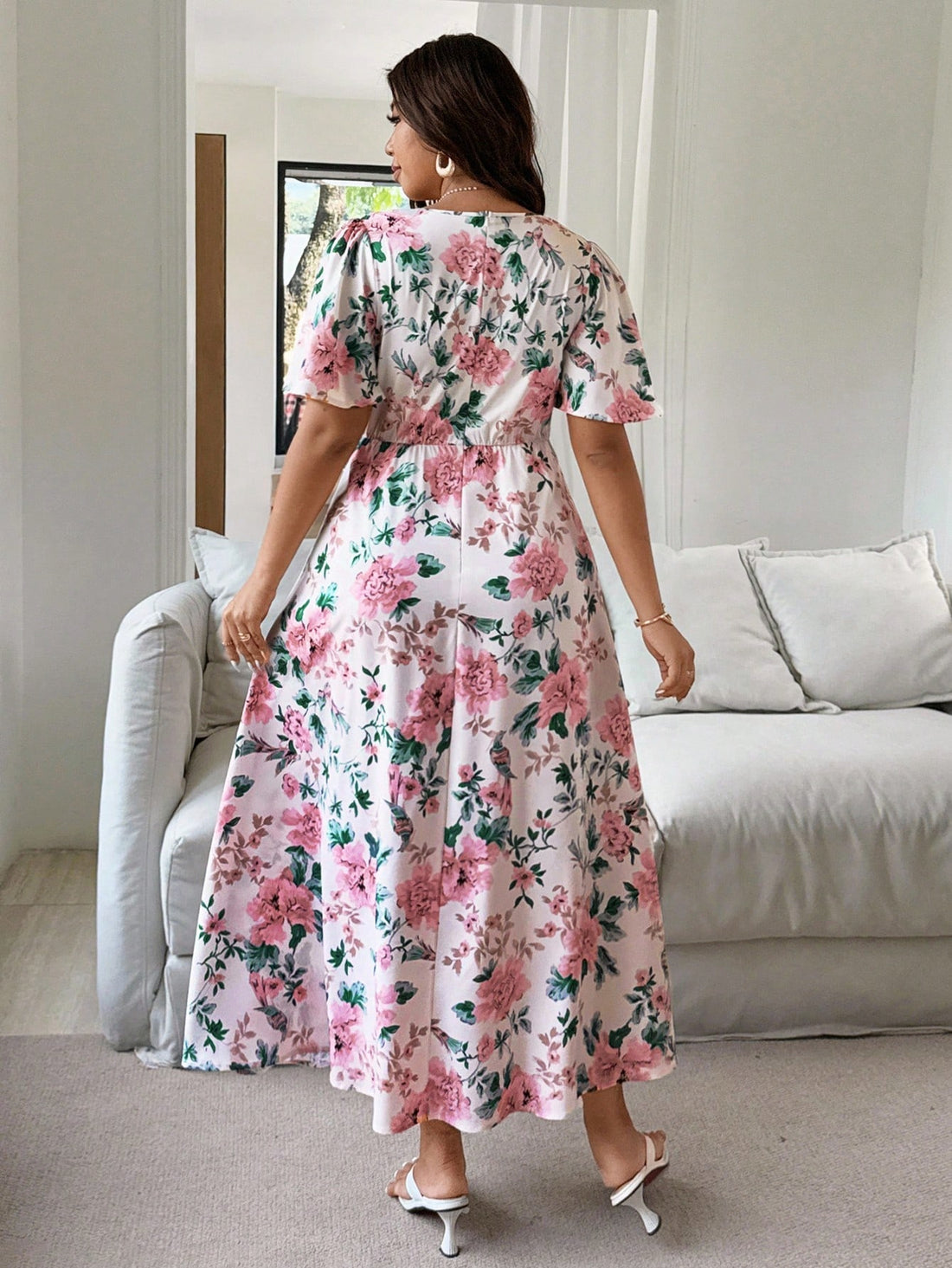 Step into sunny days with this Chic Plus Size Women's Floral V-Neck Summer Dress. Its playful floral pattern and breezy short sleeves make it perfect for effortless French casual vibes. The flattering V-neck adds a touch of charm, while the comfortable fit lets you dance through summer with style and ease.
