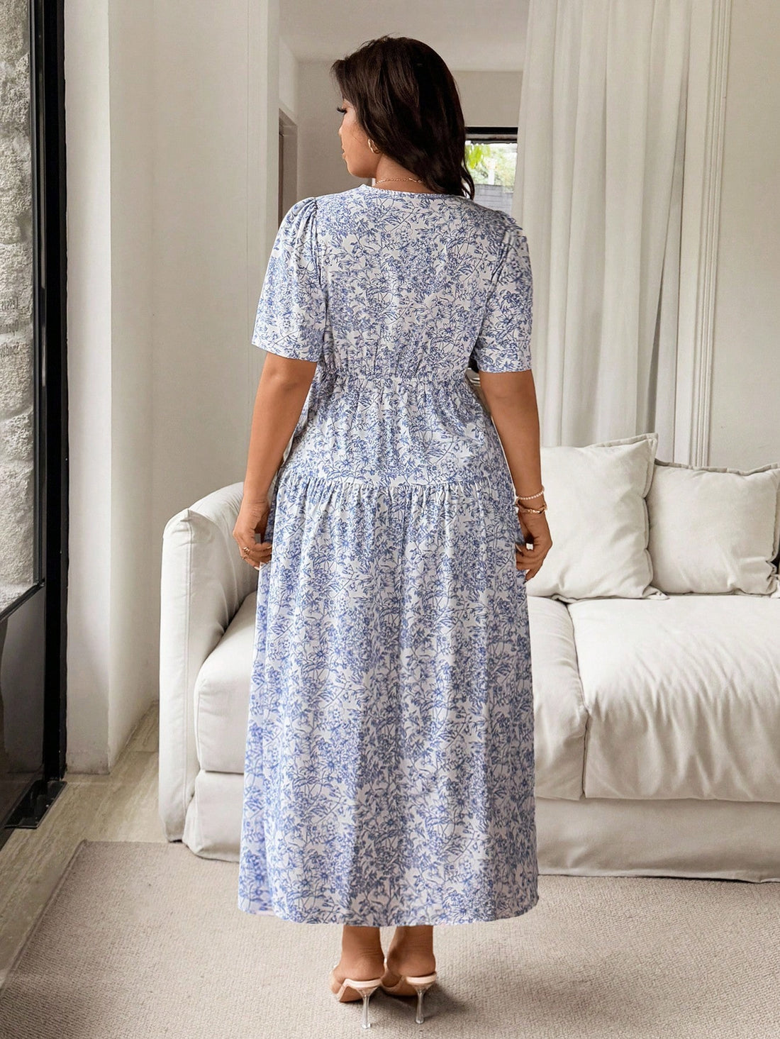 Float into spring and summer with this Chic Plus Size Floral Maxi Dress designed just for you! The playful floral pattern and breezy A-line silhouette effortlessly blend elegance and comfort. Featuring a flattering square neckline and a cinched waist, it highlights your curves while keeping you cool and stylish. Perfect for sunny days and evening strolls, this dress adds a fresh, fun twist to your wardrobe. Embrace beauty in every size with a dress that moves with you and makes you smile!