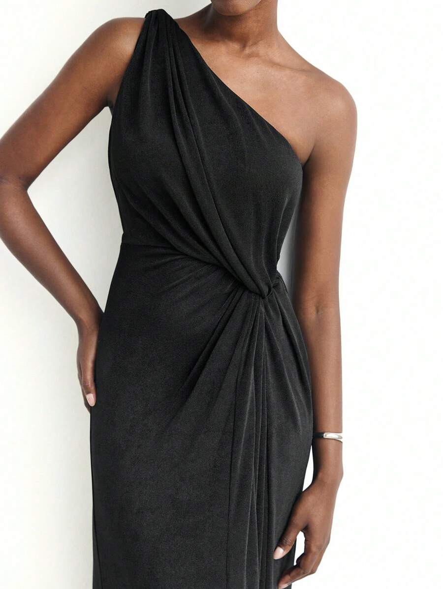 Step into the spotlight with this Elegant Asymmetric Twist Maxi Dress—your perfect companion for beach days, weddings, and festivals. Its playful twist detail adds a flirty flair while the flowing maxi length dances with every step. Lightweight and breezy, it effortlessly blends autumn’s cozy vibe with seaside charm, making it the ultimate outfit to turn heads and steal hearts wherever you go.