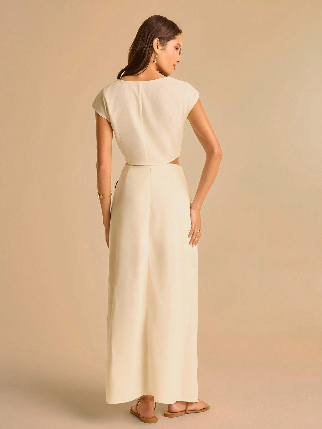 Elevate your casual wardrobe with this chic 2-piece skirt set designed for effortless style. The square neck top offers a modern, flattering silhouette that pairs perfectly with the sleek slit skirt for a touch of sophistication. Whether you're heading to brunch, running errands, or meeting friends, this versatile set strikes the perfect balance between comfort and fashion-forward flair. Mix and match with your favorite accessories to create endless outfit possibilities!