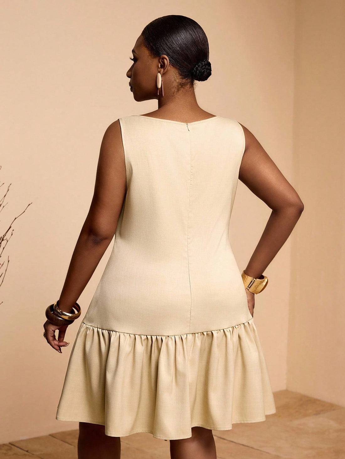 Step into sunny days with this Elegant Plus Size Sleeveless Patchwork Summer Dress! Designed to flatter and flow, its breezy cut keeps you cool while the playful patchwork adds a splash of charm. Perfect for spontaneous adventures or relaxed gatherings, this dress makes effortless style your new summer favorite.