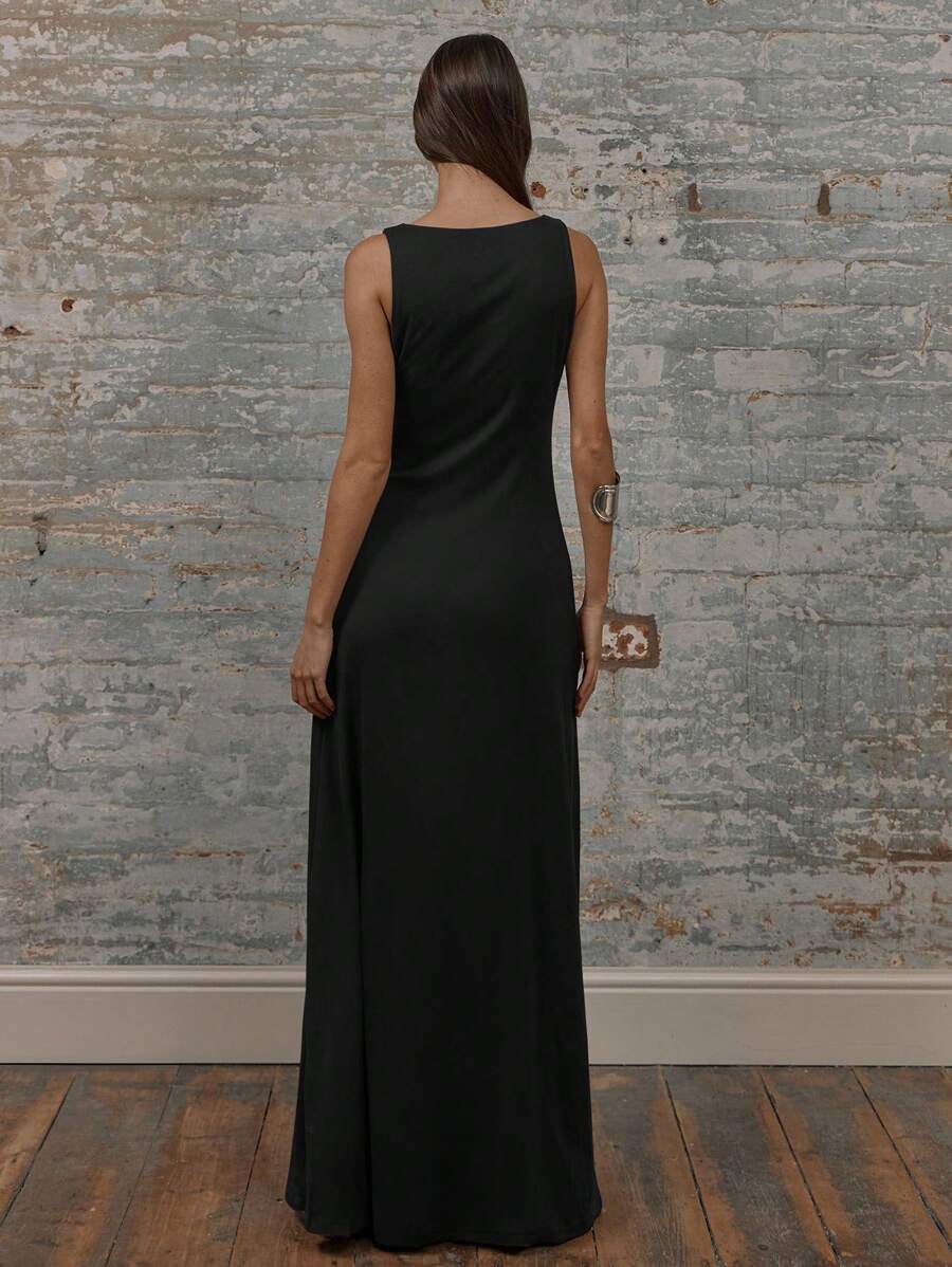 Step into summer’s spotlight with this Elegant Sleeveless Maxi Dress, your new go-to for graduations, proms, and sunny vacations. Its flowy boho vibes blend comfort and style effortlessly, making every occasion feel like a celebration. Lightweight and breezy, it keeps you cool while turning heads—perfect for dancing the night away or strolling along the shore. Embrace versatility and charm in one stunning dress that’s ready for any adventure!