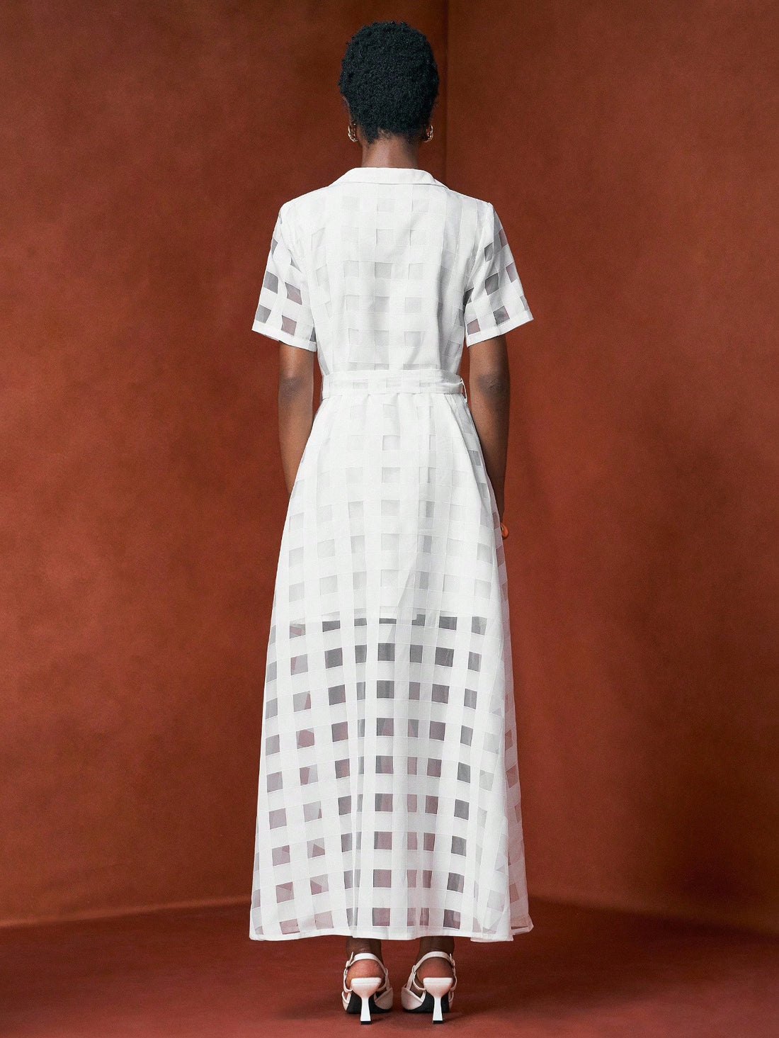 Step into sunshine with this Elegant Summer A-Line Dress, designed for effortless style and comfort. Its flattering silhouette flows gently, while handy pockets keep your essentials close—perfect for dancing at parties, strolling campus, or exploring new vacation spots. Light, breezy, and totally charming, this dress adds a playful twist to your warm-weather wardrobe.