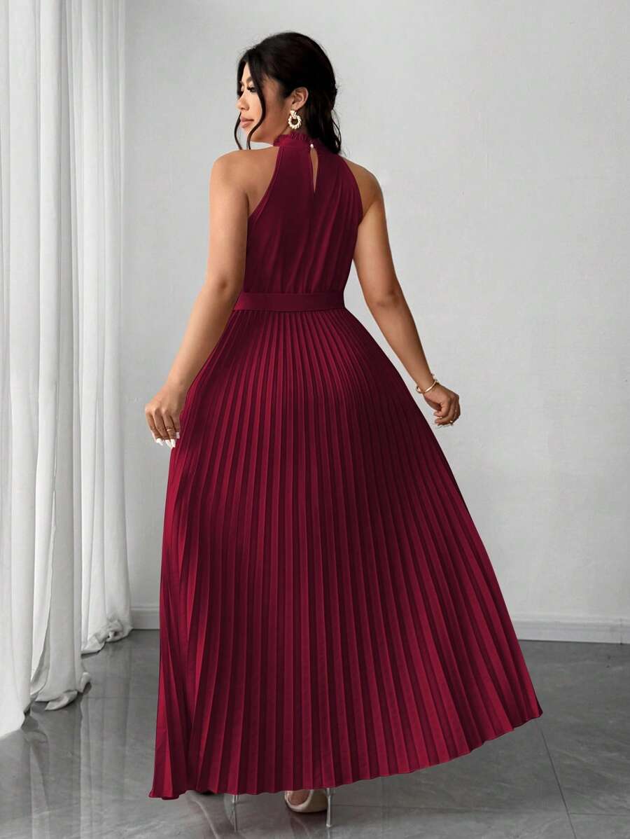 Turn heads on your next getaway with this Elegant Plus Size Halter Neck Vacation Dress. The romantic tie waist flatters your curves while the pleated skirt adds a flirty, flowing touch. Perfect for weddings or sunny celebrations, this dress blends comfort and style effortlessly—making every moment feel like a special occasion. Embrace your vacation vibes and step out with confidence and flair!