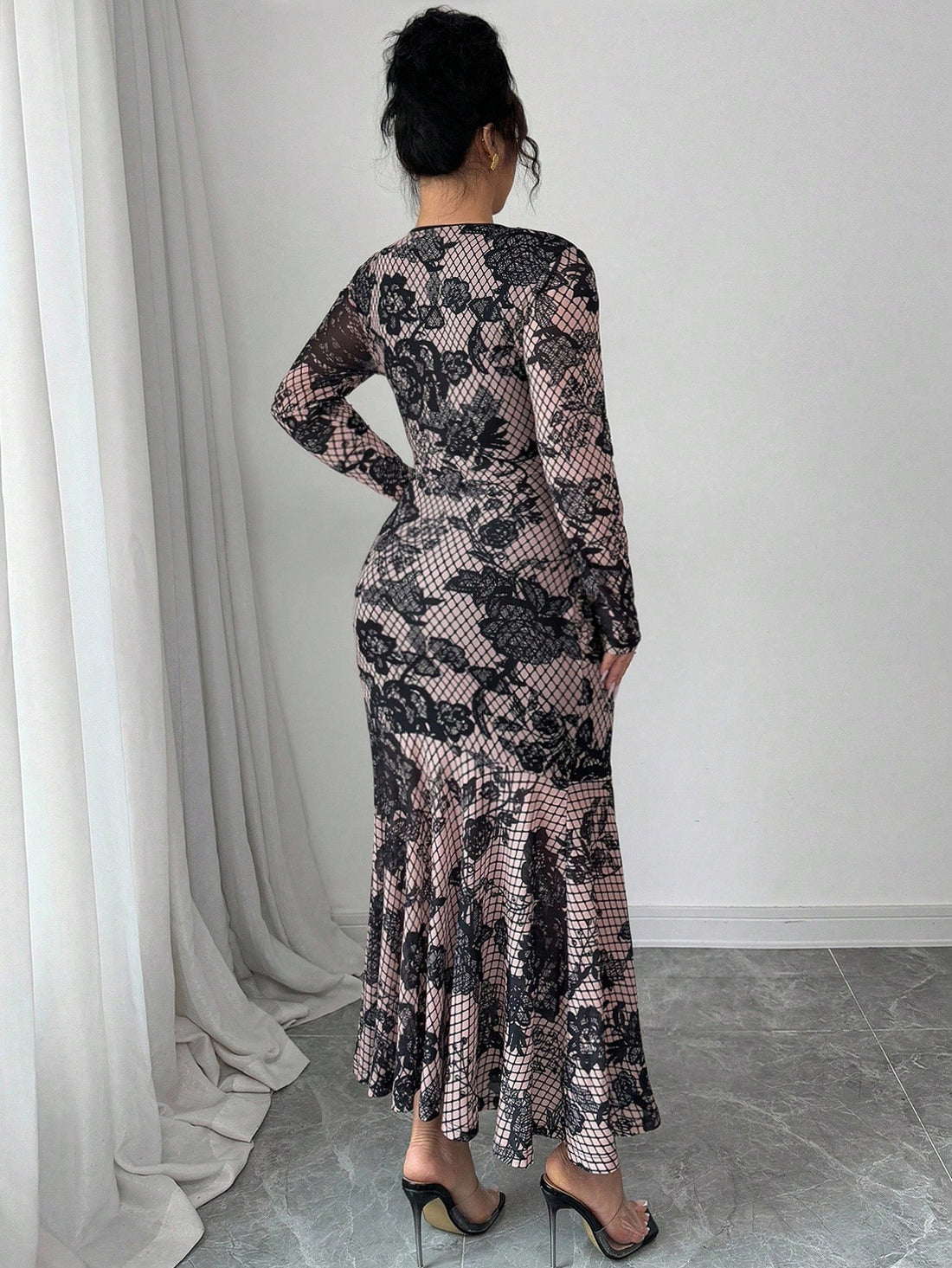 Turn heads effortlessly with this stylish plus size long sleeve dress, featuring a bold digital print on breathable mesh fabric. Designed to combine comfort with flair, it lets you embrace trendsetting looks while feeling light and confident all day. Perfect for those who love playful fashion with a confident edge.