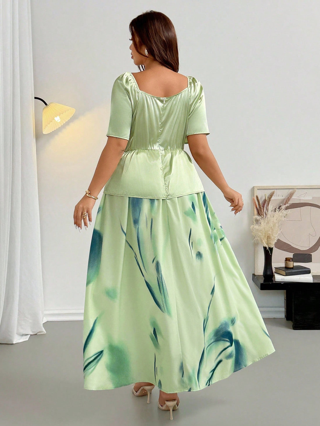 Step into sunny days and carefree vibes with this elegant plus size casual dress. Featuring a flirty ruffle hem and a fresh leaf print, it’s perfect for spring and summer getaways. Comfortable yet chic, this dress lets you dance through warm breezes while embracing your natural curves with playful style. Whether you’re strolling the boardwalk or sipping lemonade on the porch, this dress brings effortless fun to your vacation wardrobe.