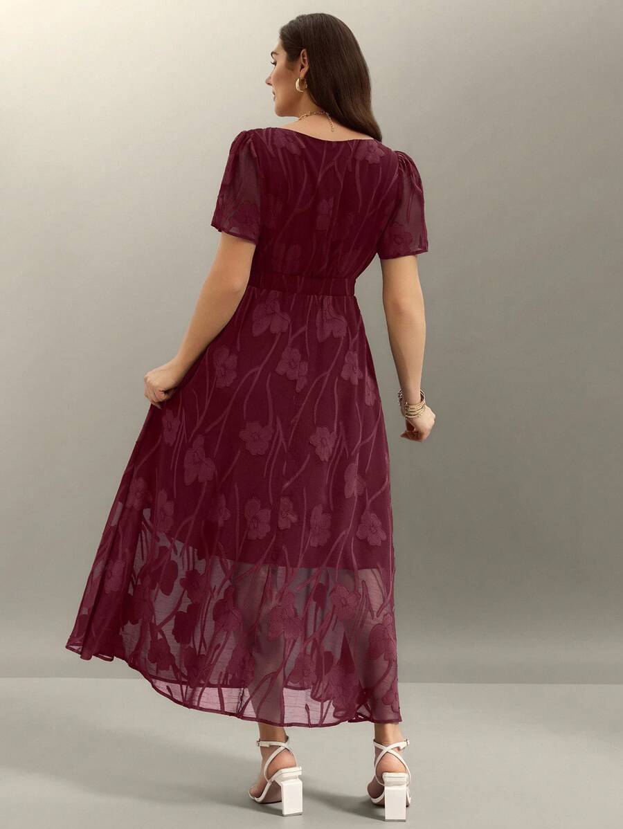 Step into effortless charm with this Elegant Plus Size Floral Print Dress for Women. Featuring a delightful mix of floral patterns and stylish solid colors, it brings a fresh twist to your wardrobe. Designed to flatter and flow, this dress celebrates curves while keeping you playful and chic all day long. Perfect for sunny brunches or evening twirls!