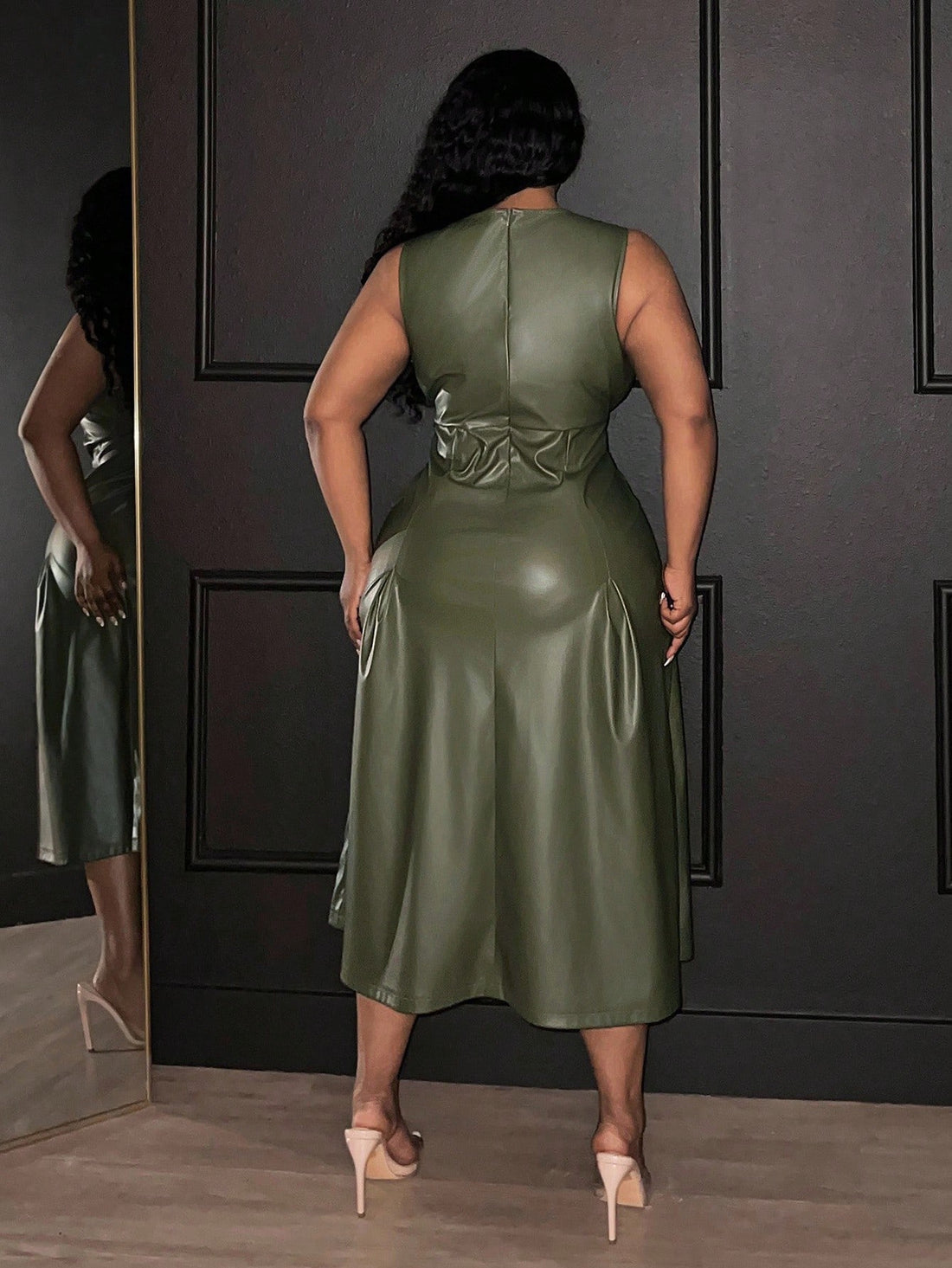 Step into effortless charm with this Elegant Military Green Maxi Dress designed for women who love a touch of adventure. Its flowing silhouette and rich green shade make it a standout for festivals, vacations, or even your everyday escapades. Comfortable yet captivating, this dress is ready to keep up with your playful spirit wherever you go.