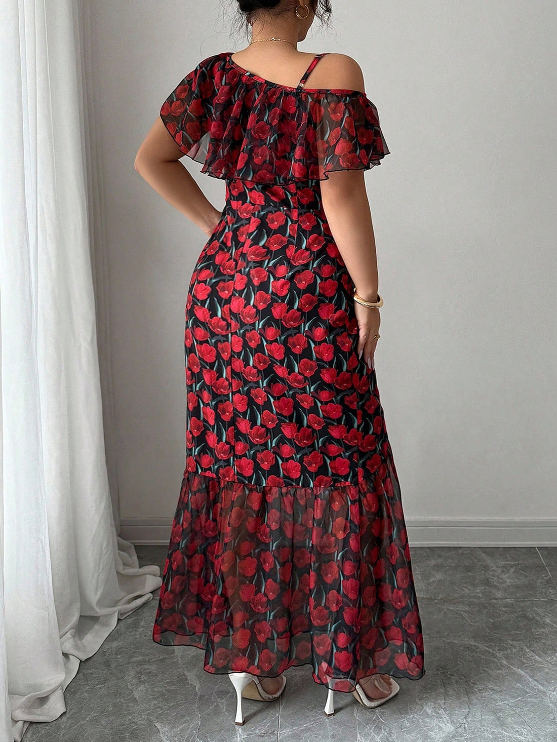 Step out with flair in this Stylish Plus Size Women's Asymmetrical V-Neck Dress. Featuring a fun digital print patchwork and a flattering asymmetrical hem, it’s designed to celebrate your curves with a playful twist. Perfect for turning heads at any gathering or simply brightening your day with effortless style.