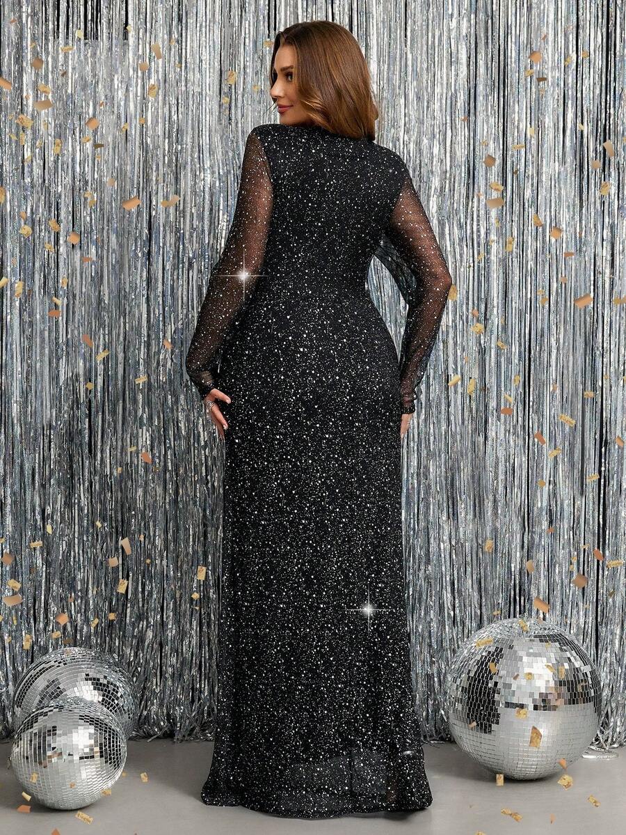 Celebrate in style with this stunning plus-size shiny maxi dress that's ready to turn heads at any holiday gathering! The luxurious shimmer catches the light beautifully, while the flowing maxi silhouette flatters every curve with grace and confidence. Perfect for Christmas parties, New Year's Eve, or any special occasion where you want to feel absolutely fabulous. Slip into elegance and let your inner sparkle shine through!